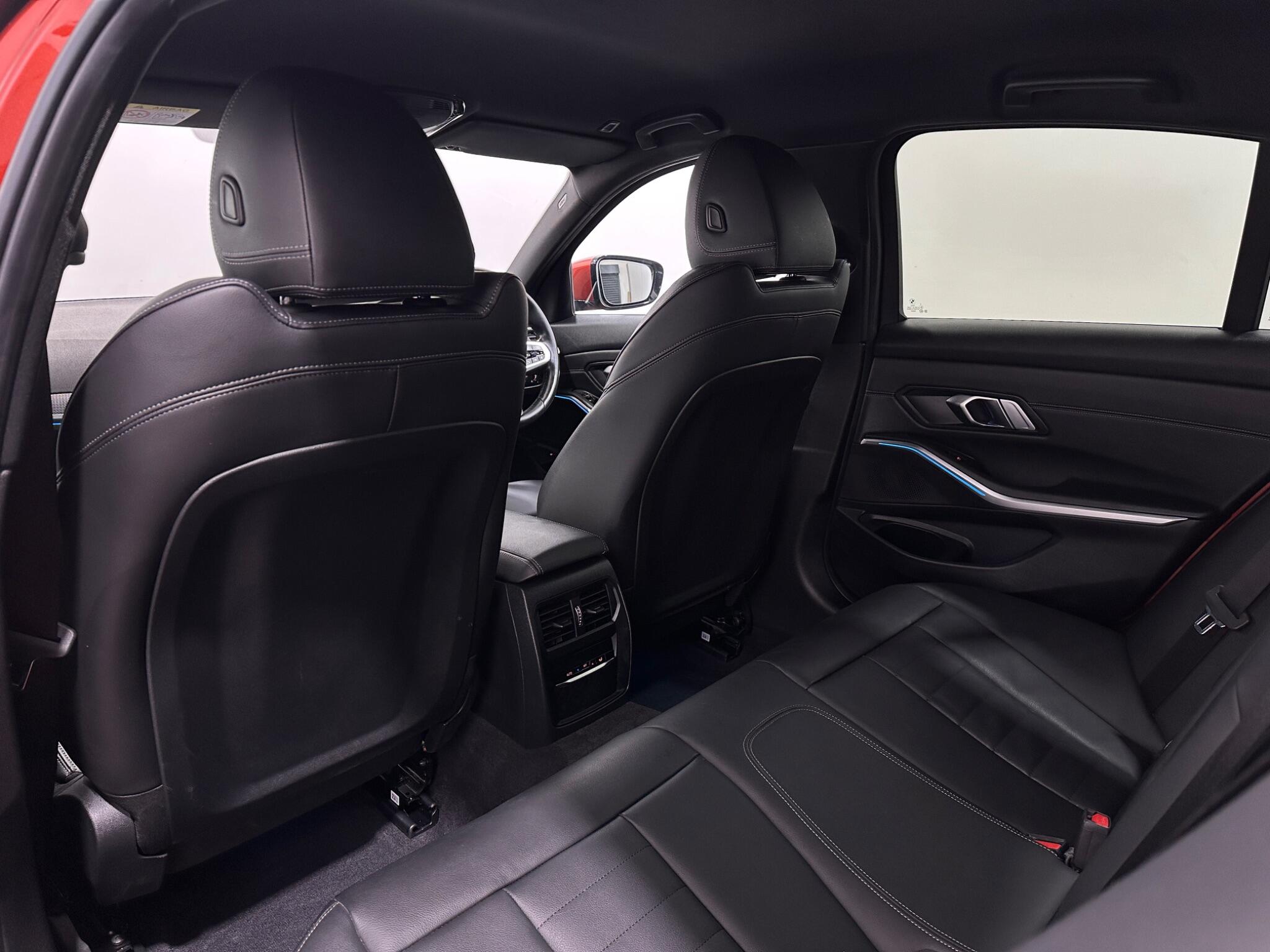 BMW 3 Series view 39
