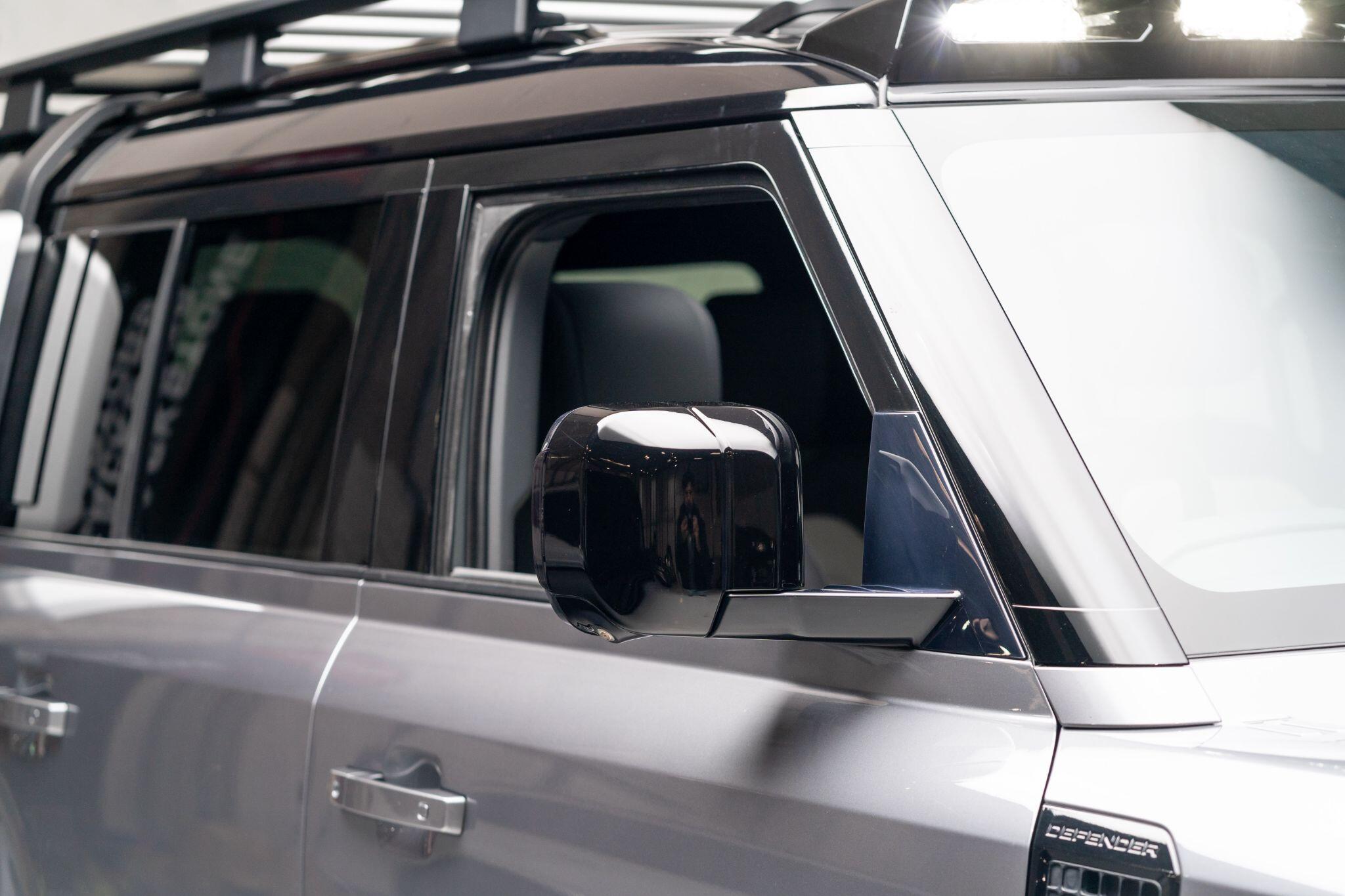 Land Rover Defender view 11
