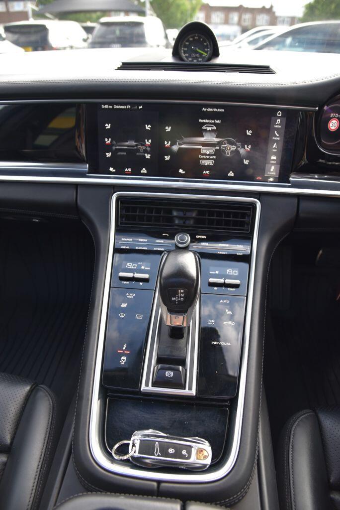 Porsche Panamera view 60