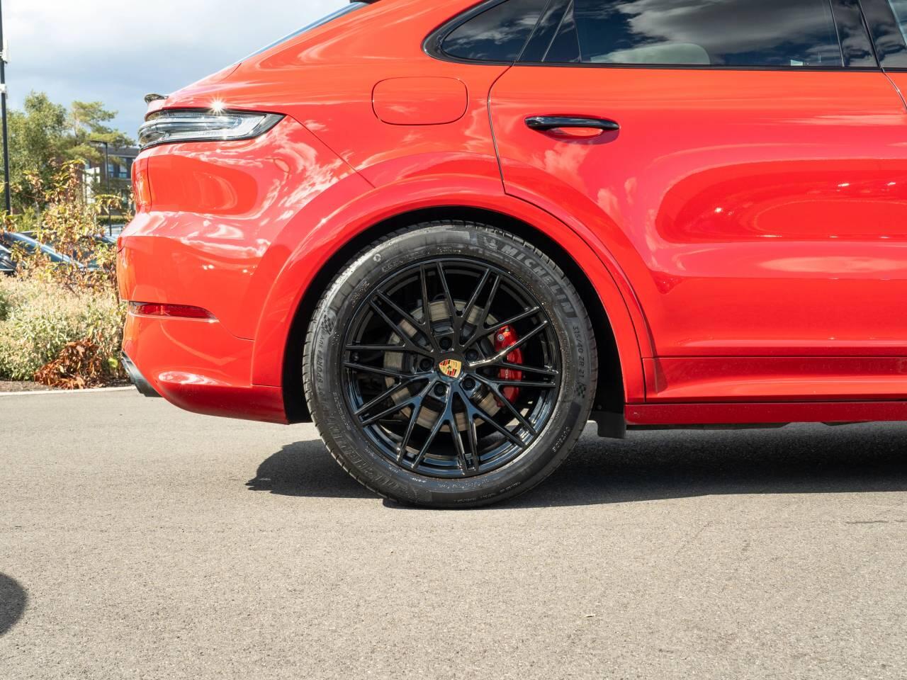 Porsche Cayenne view 13