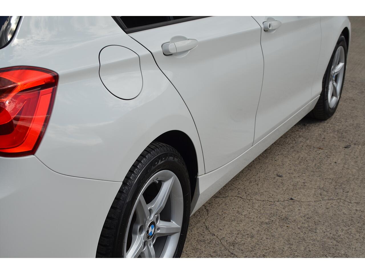 BMW 1 Series view 44