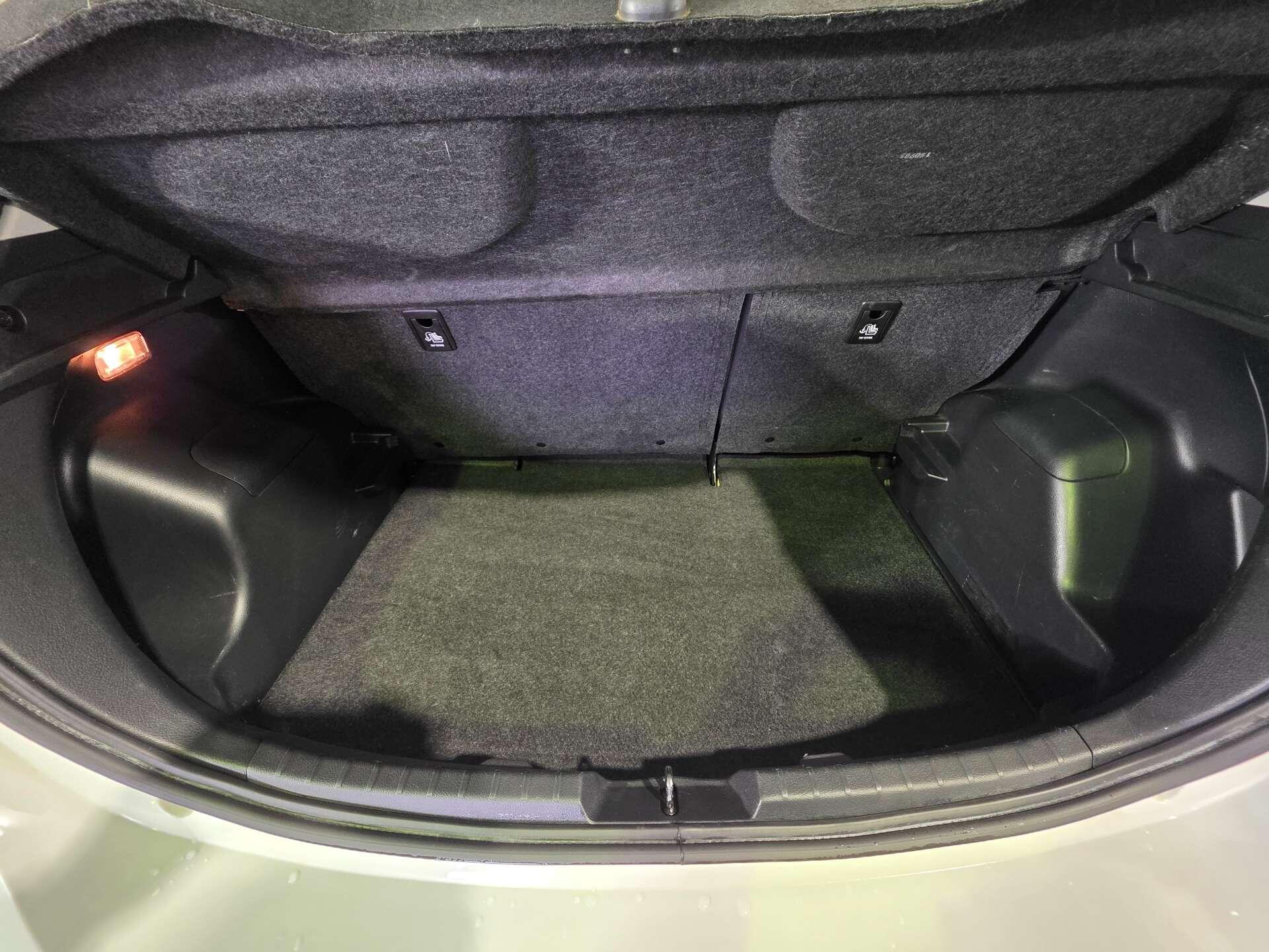 Toyota Yaris view 10