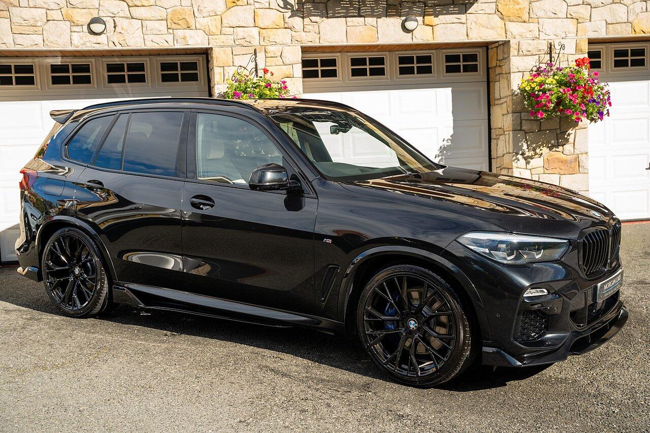 BMW X5 view 2