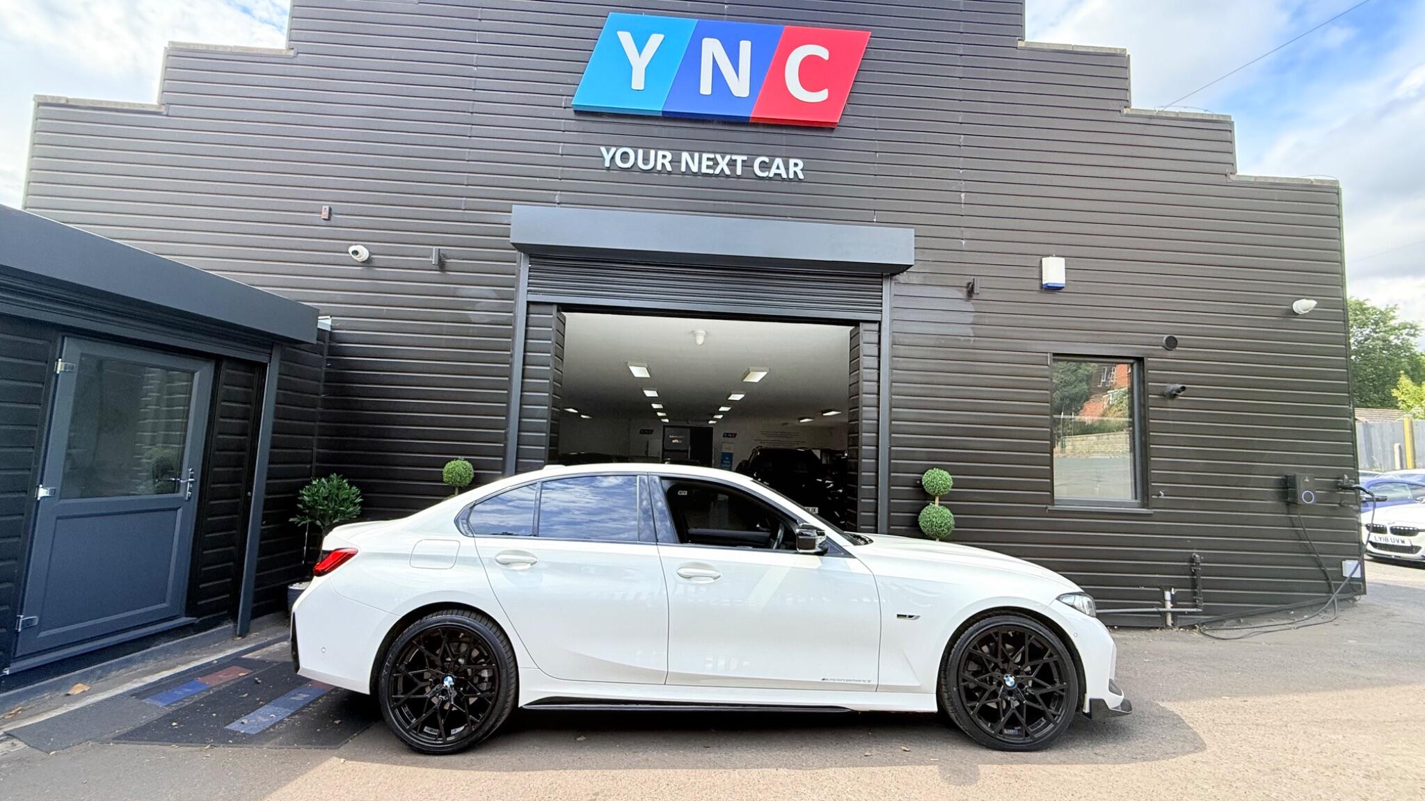 BMW 3 Series view 3
