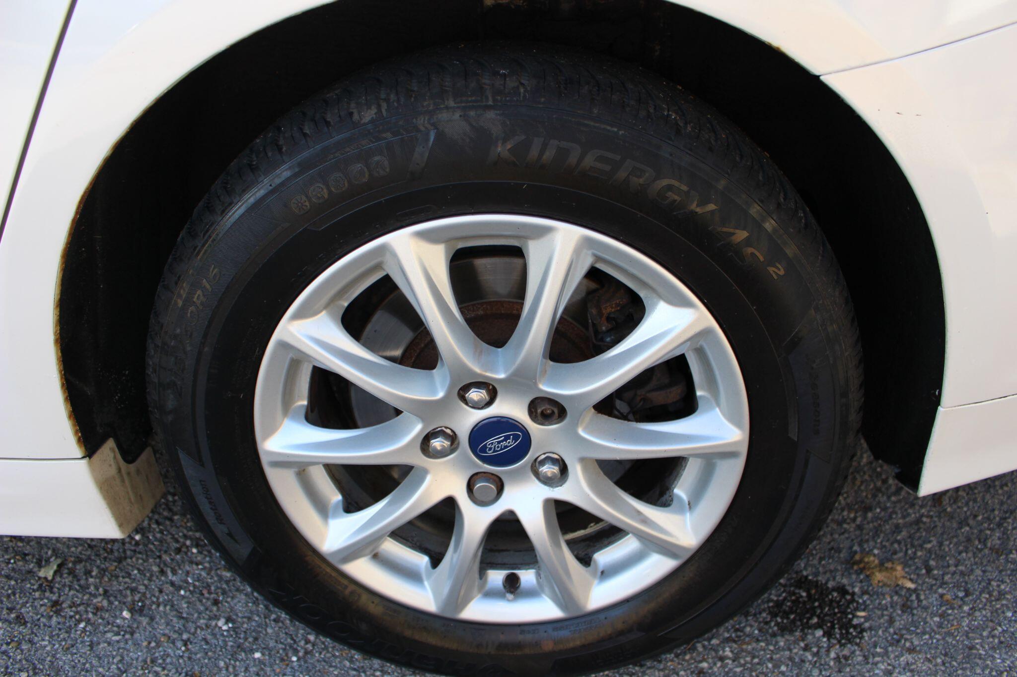 Ford Mondeo view 22