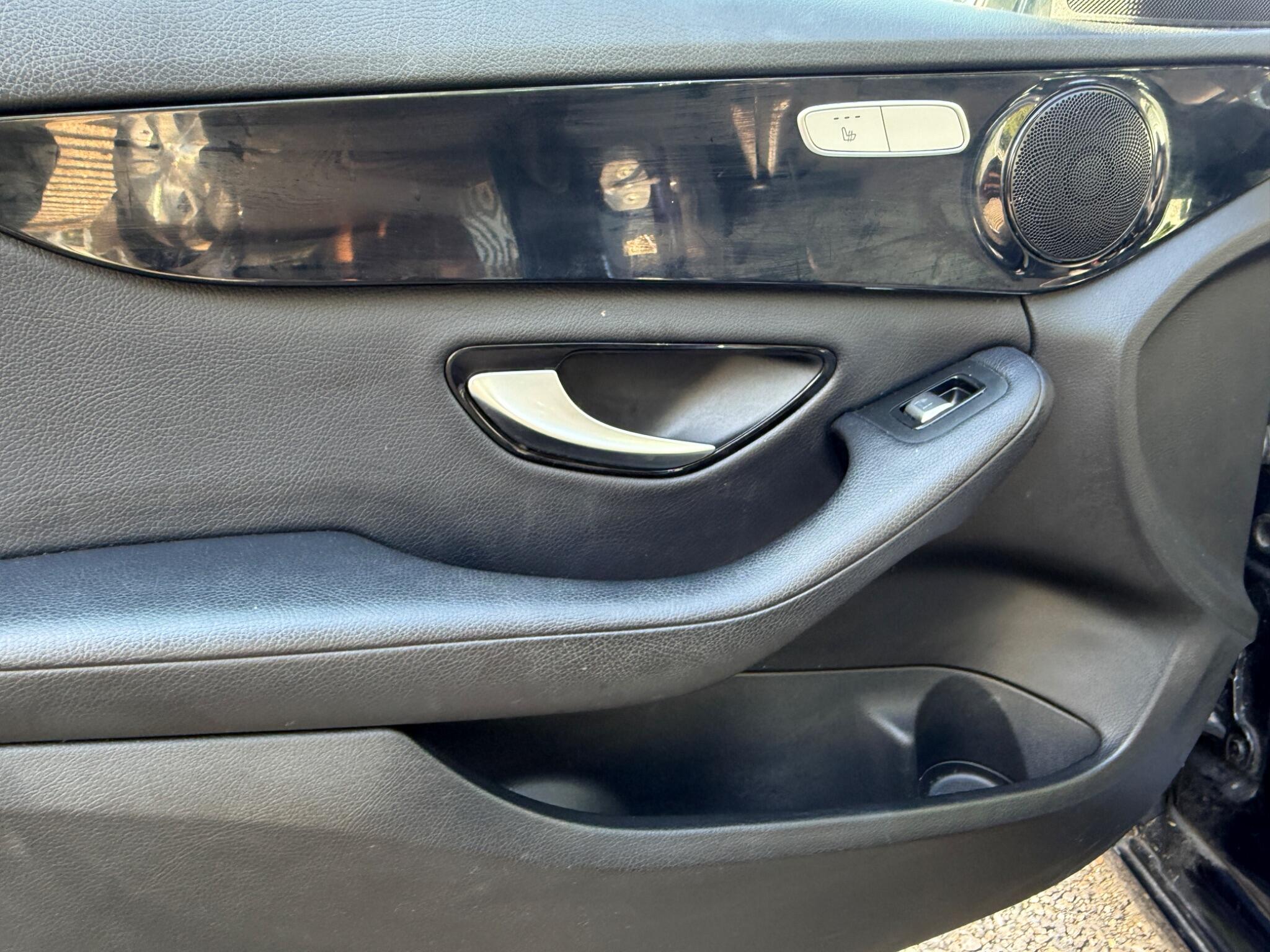 2017 Mercedes-Benz C Class image 38