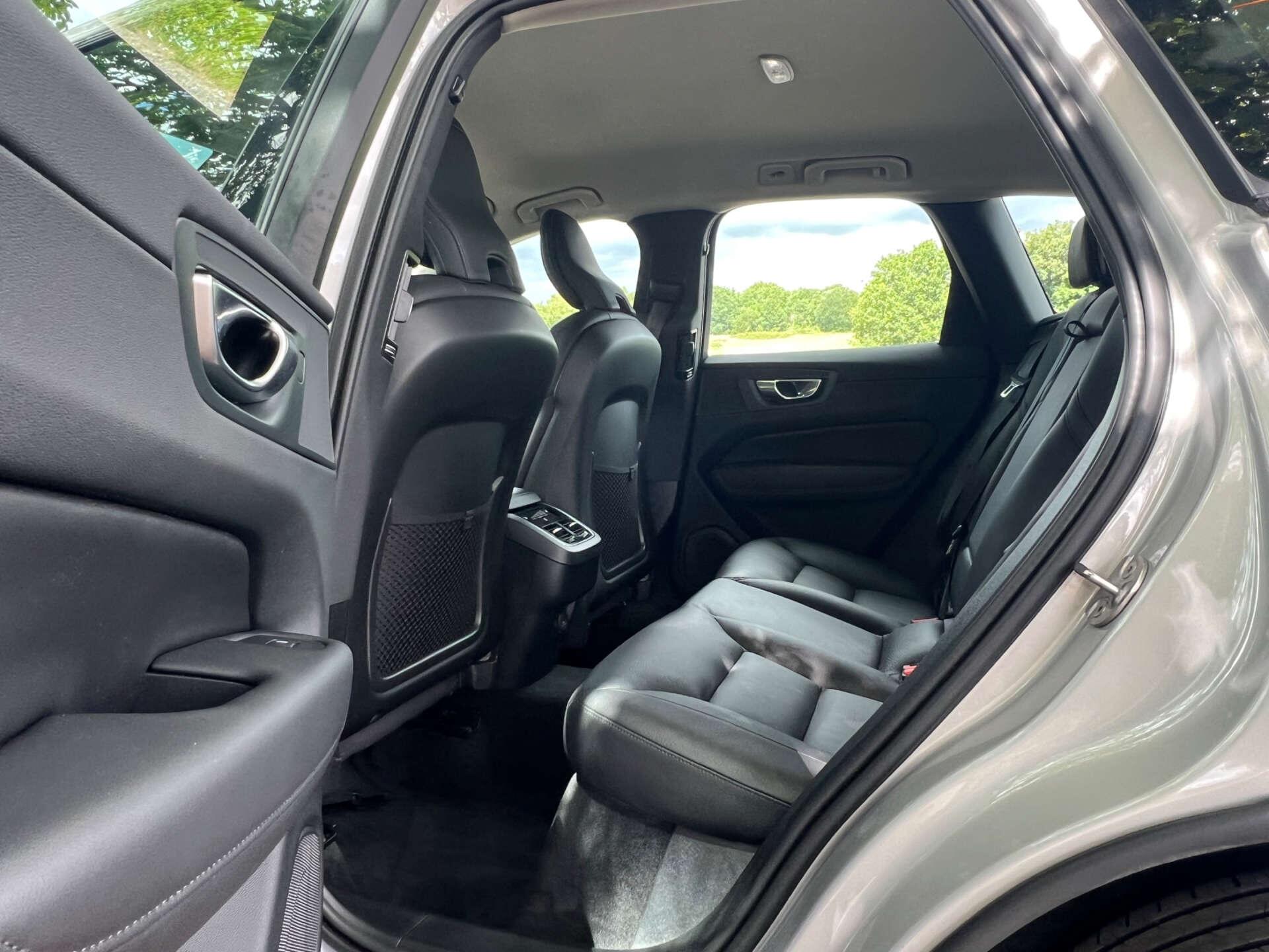 Volvo XC60 view 29
