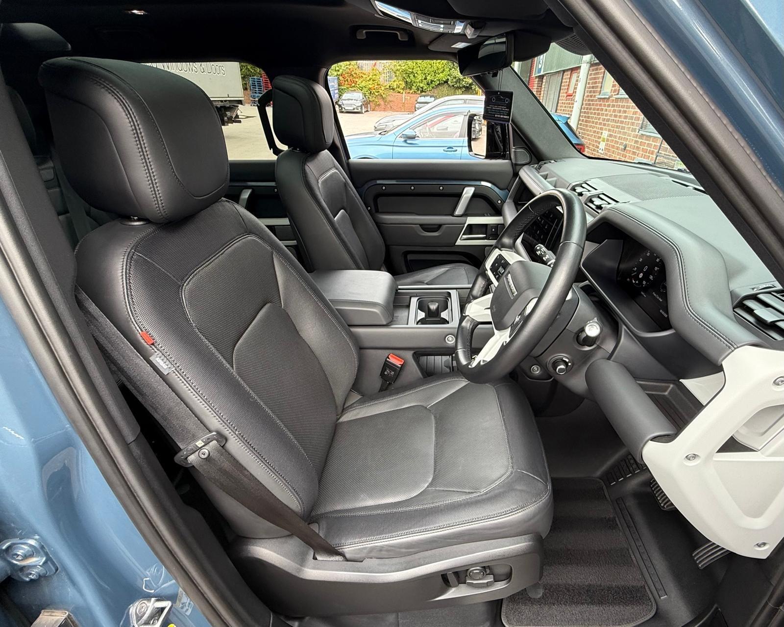 Land Rover Defender view 40