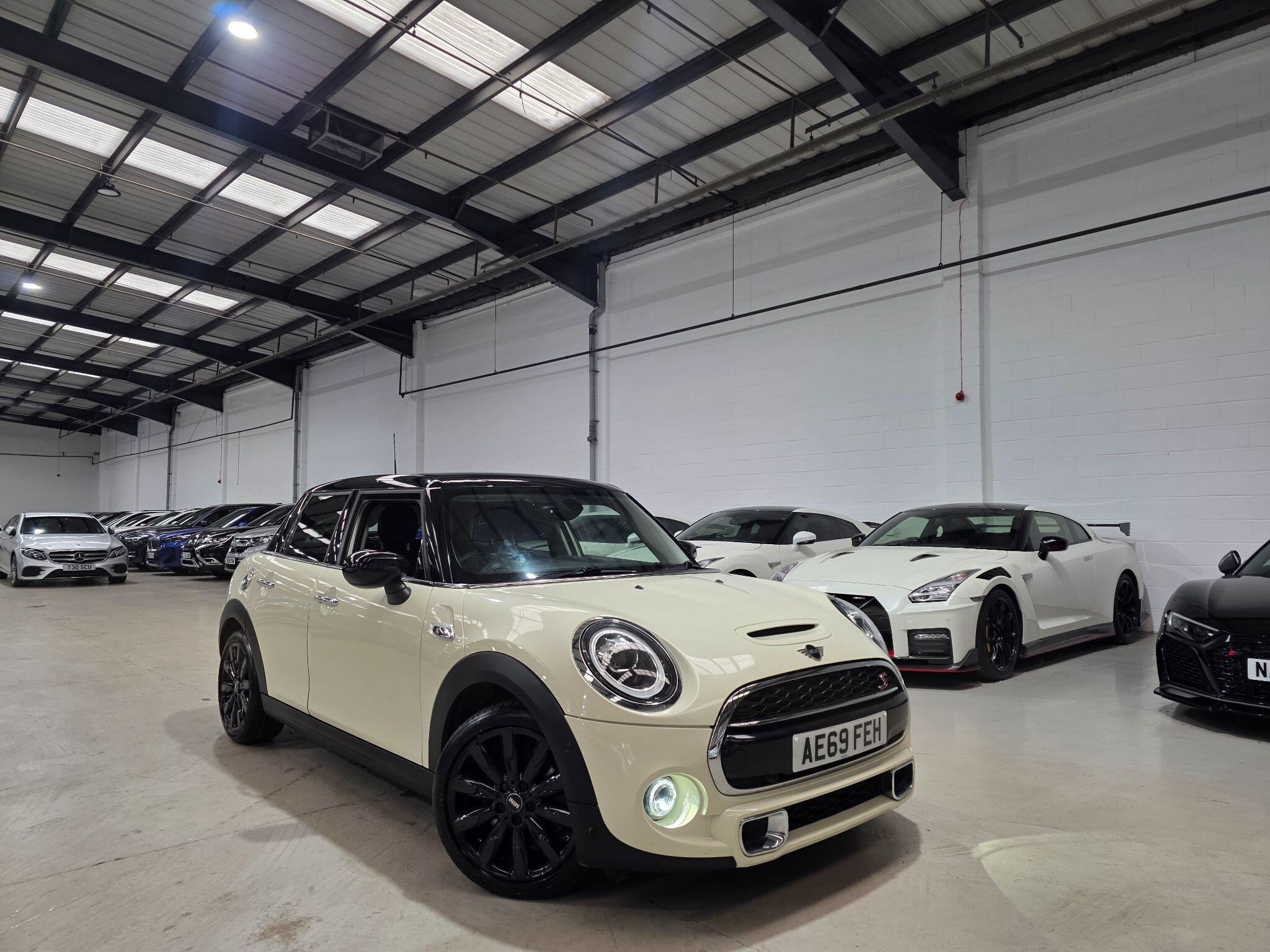 Mini Hatch view 3