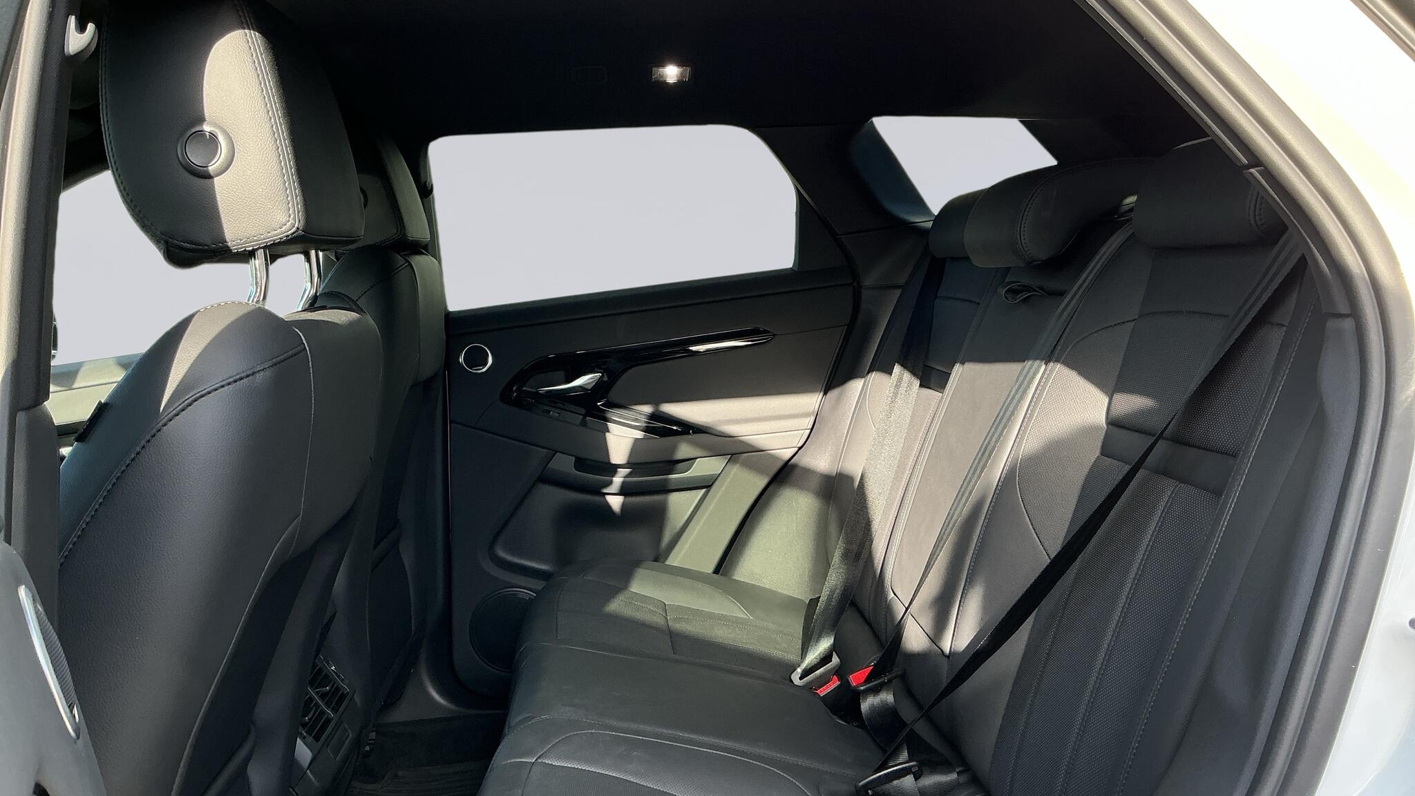 Land Rover Range Rover Evoque view 4