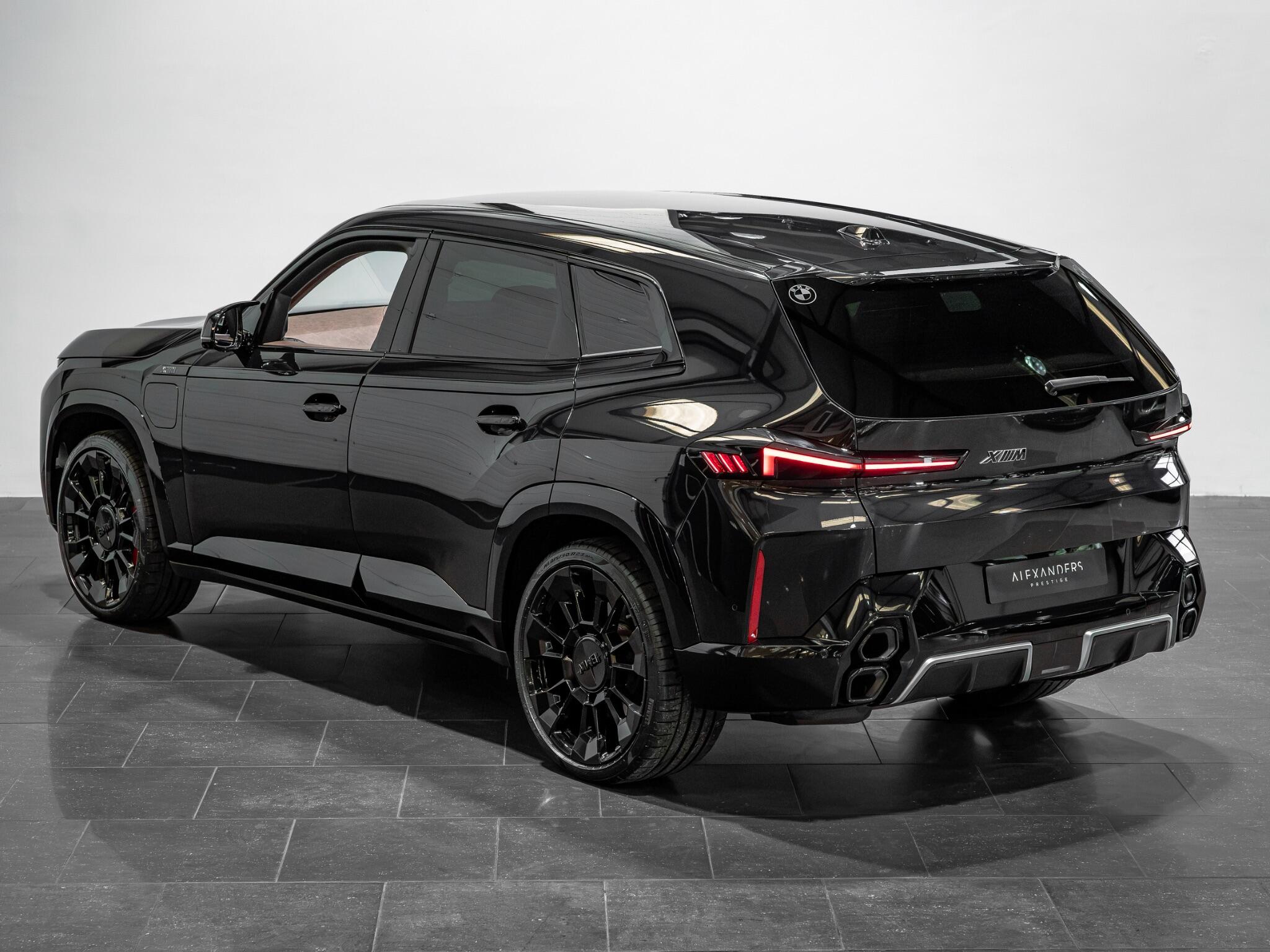 BMW XM view 5
