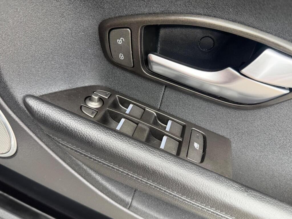 Land Rover Range Rover Evoque view 29