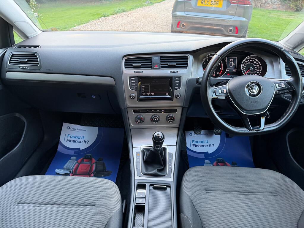 Volkswagen Golf view 24