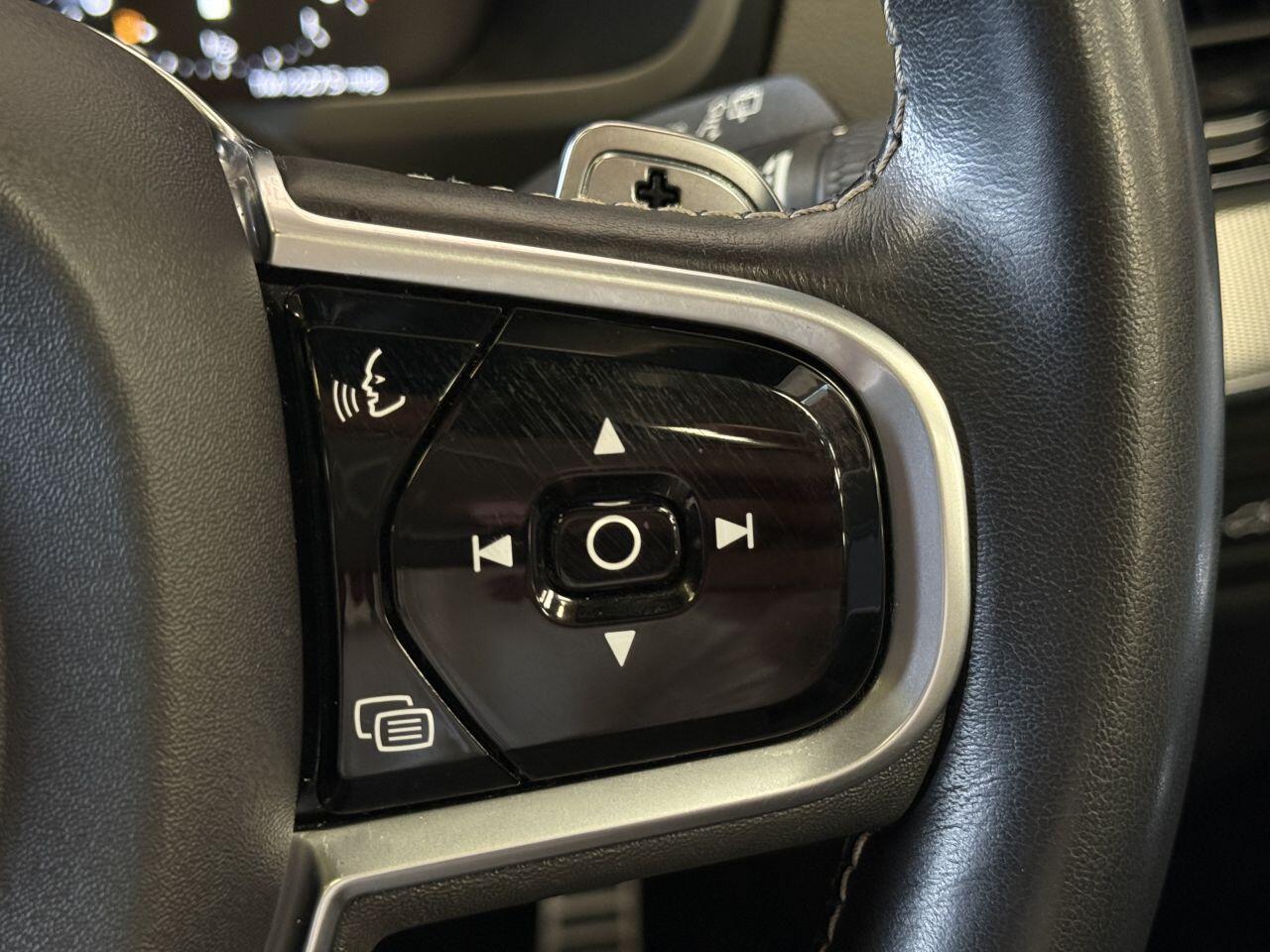 Volvo XC90 view 39