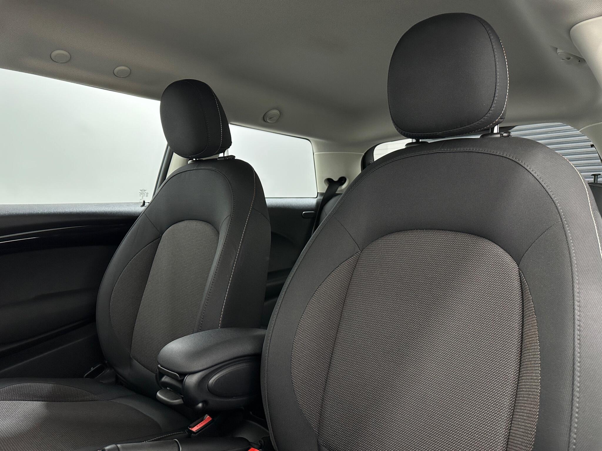 Mini Cooper view 35