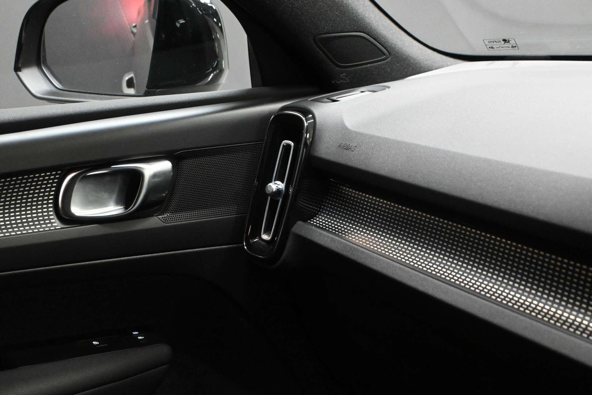 Volvo XC40 view 31