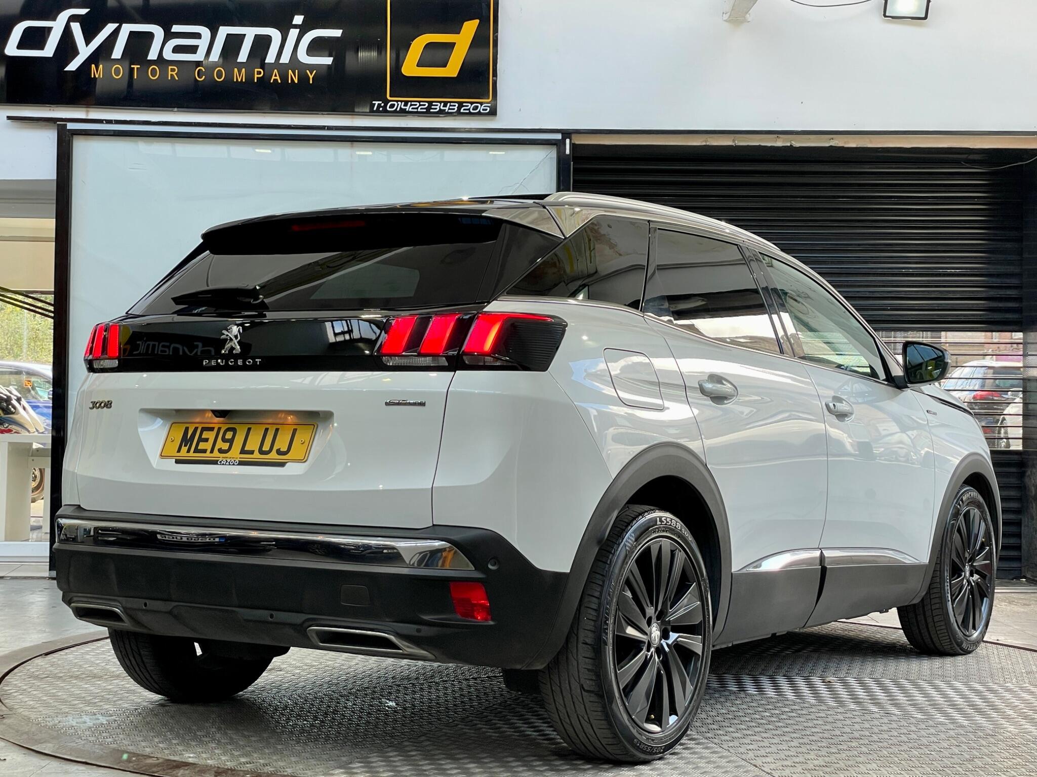 Peugeot 3008 view 5