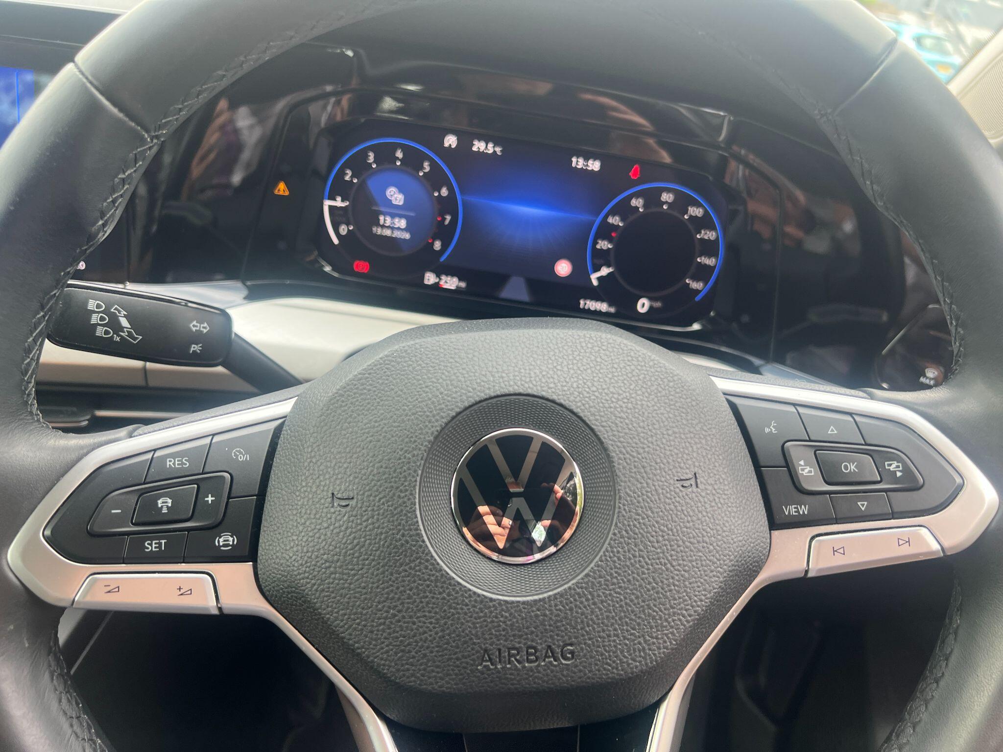 Volkswagen Golf view 31