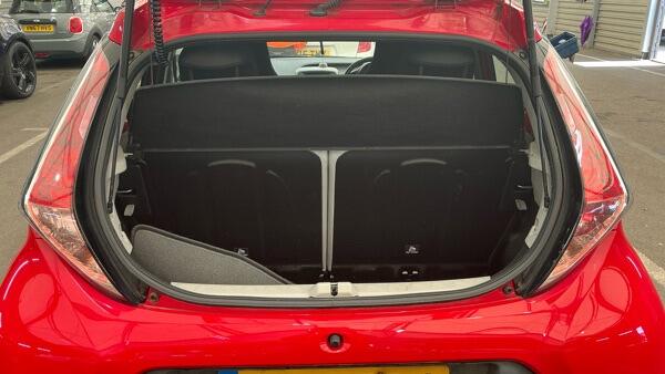 Toyota Aygo view 9