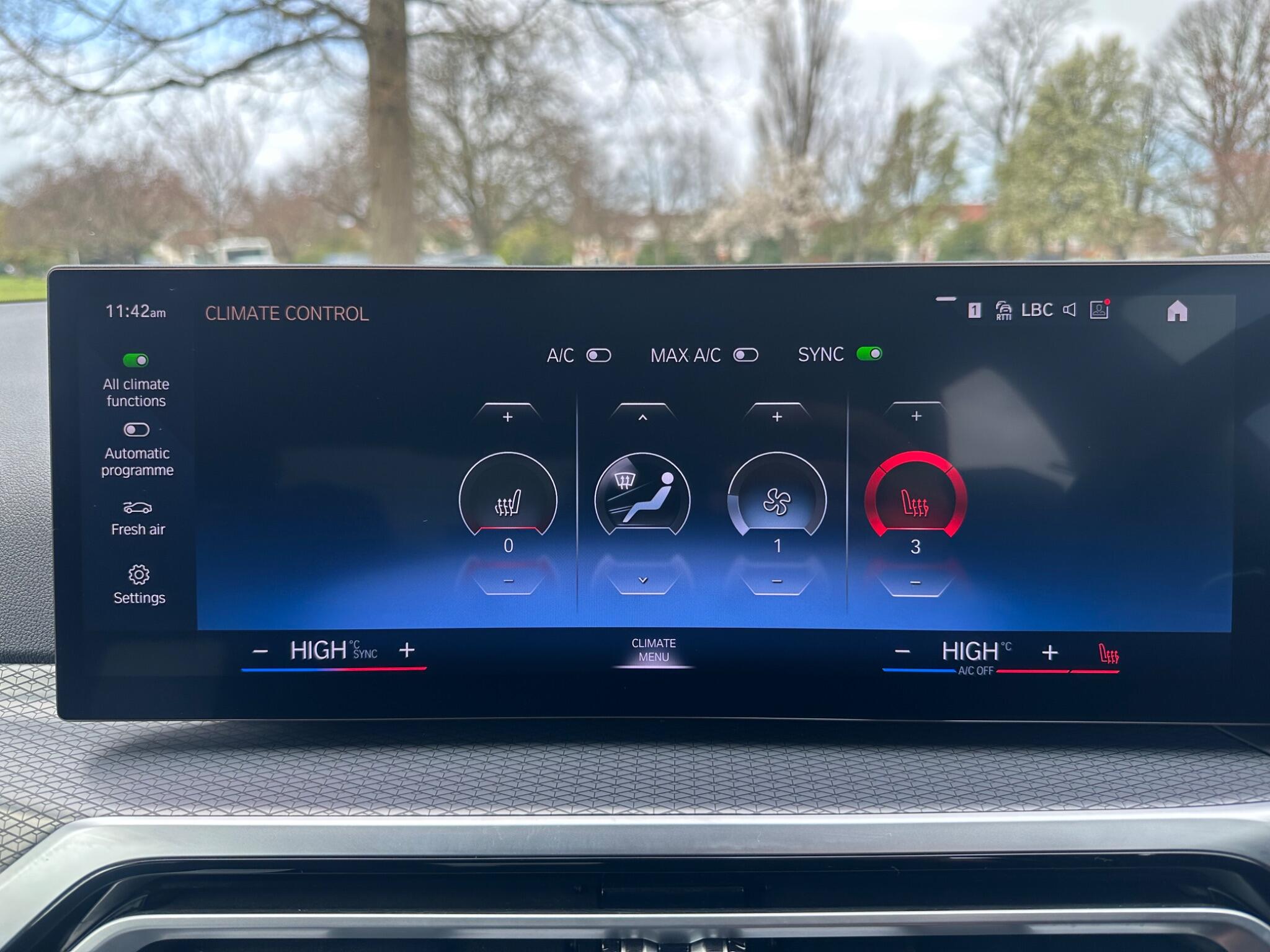 BMW 3 Series view 30