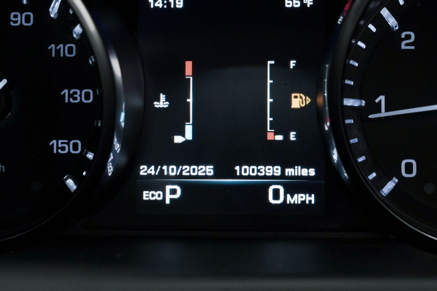 Land Rover Discovery Sport view 26