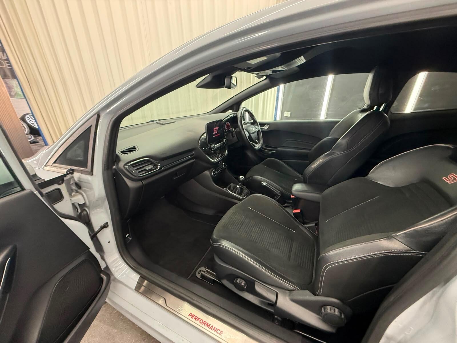 Ford Fiesta view 29