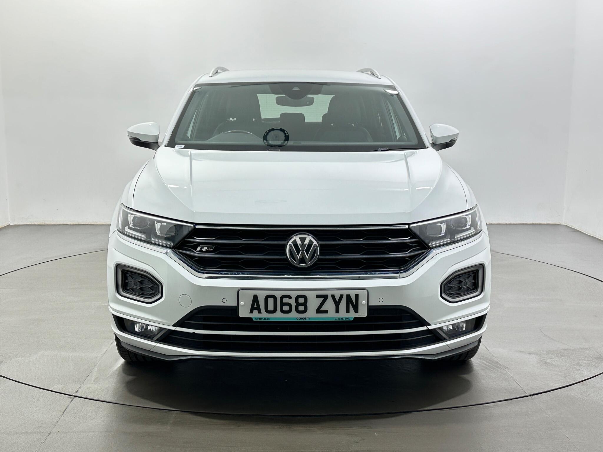 Volkswagen T-Roc view 3