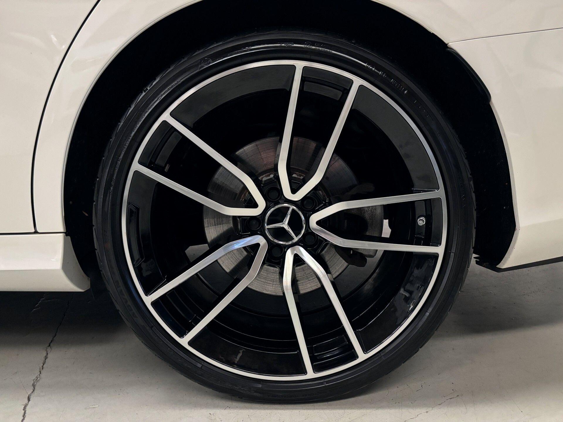 Mercedes-Benz E-Class view 42