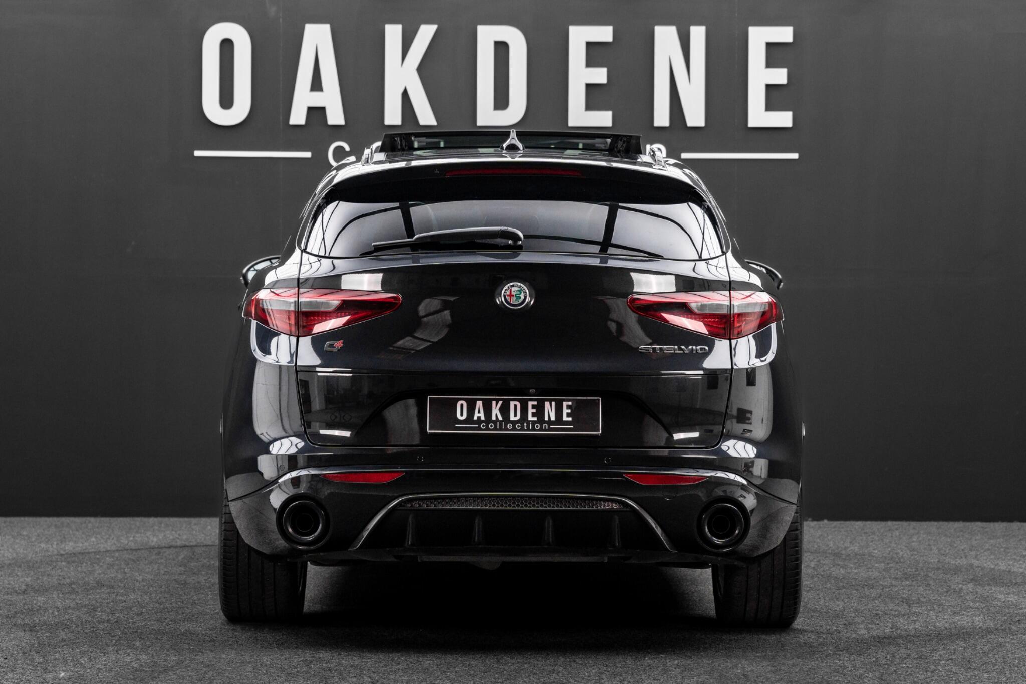 Alfa Romeo Stelvio view 12