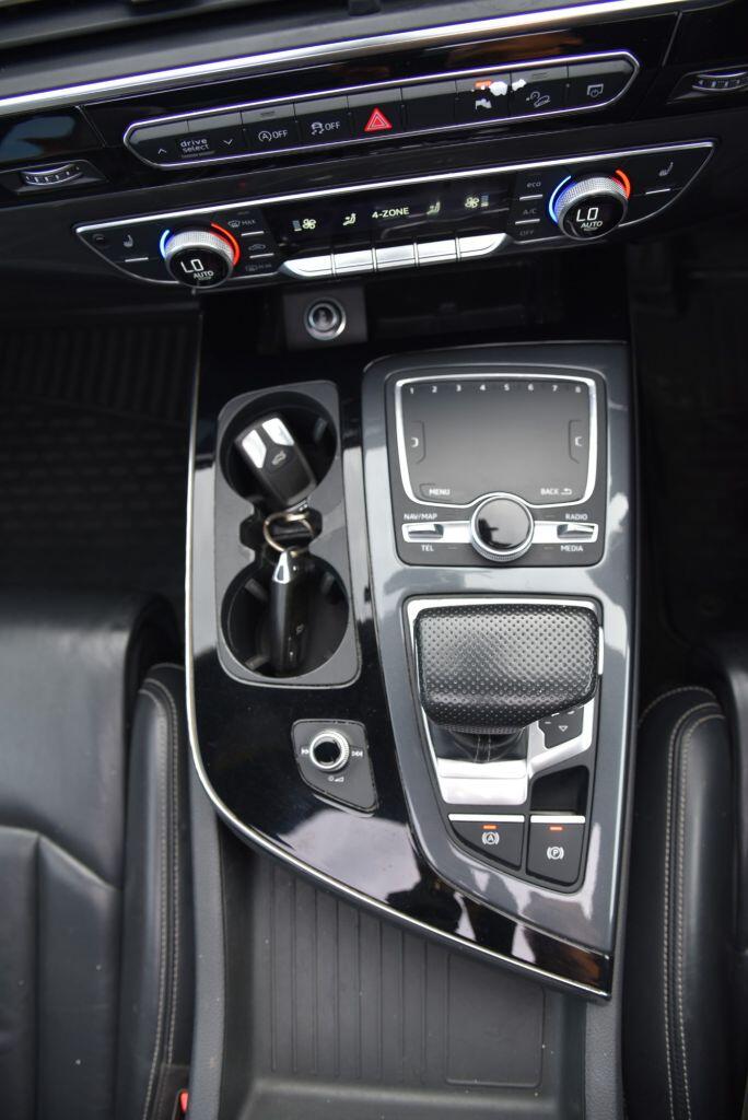 Audi Q7 view 39