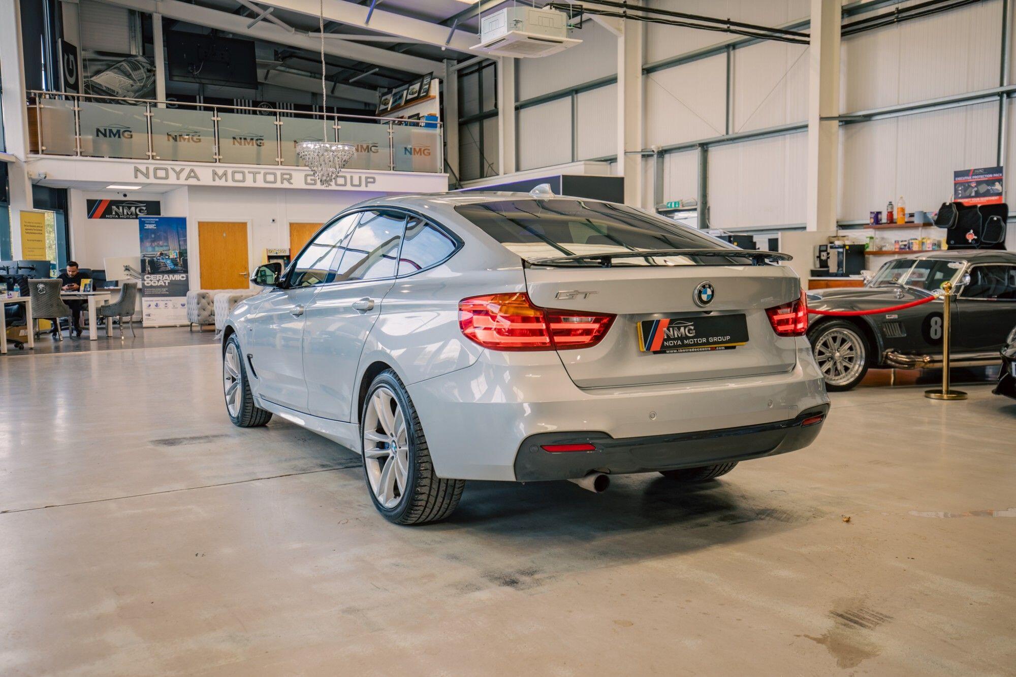 BMW 3 Series view 29