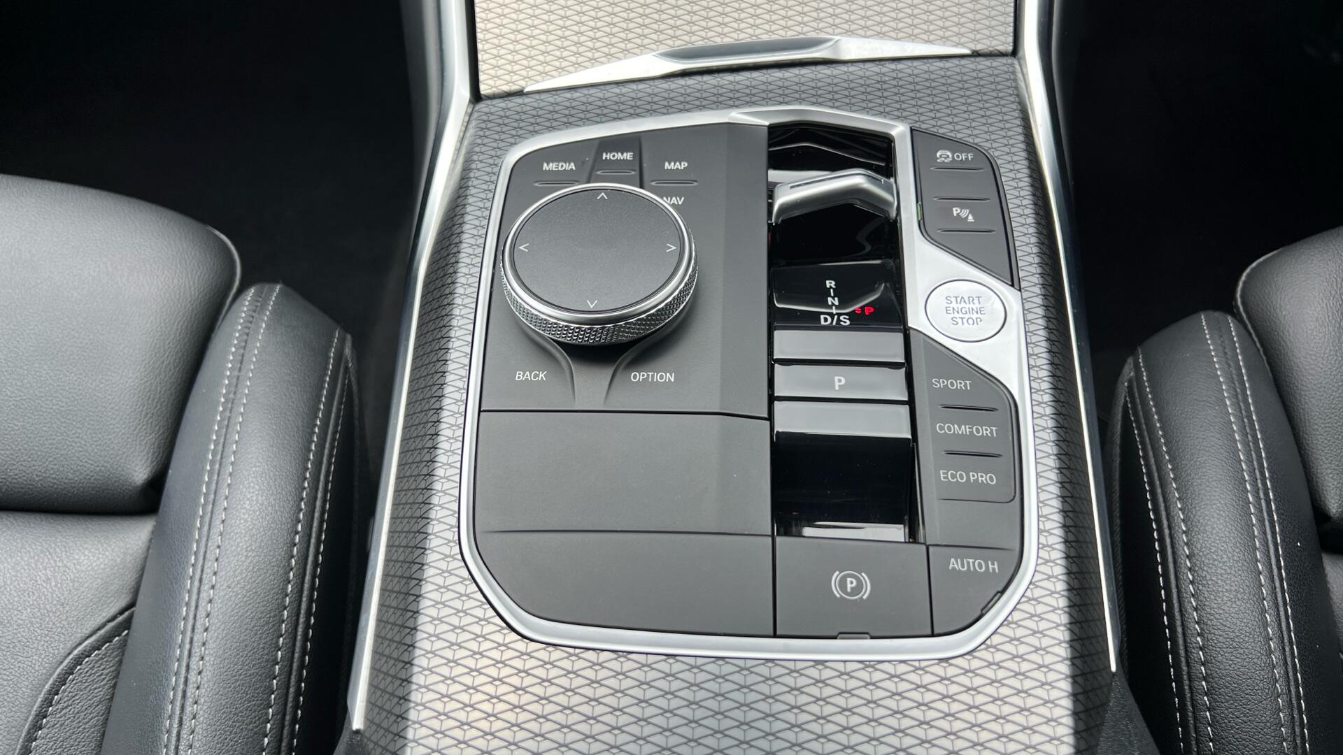 BMW 3 Series view 34