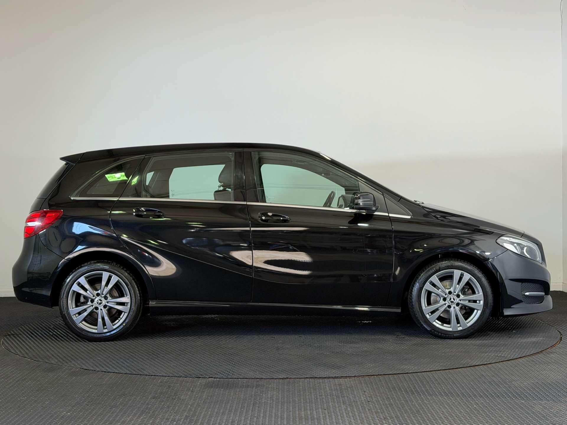 Mercedes-Benz B-Class view 8
