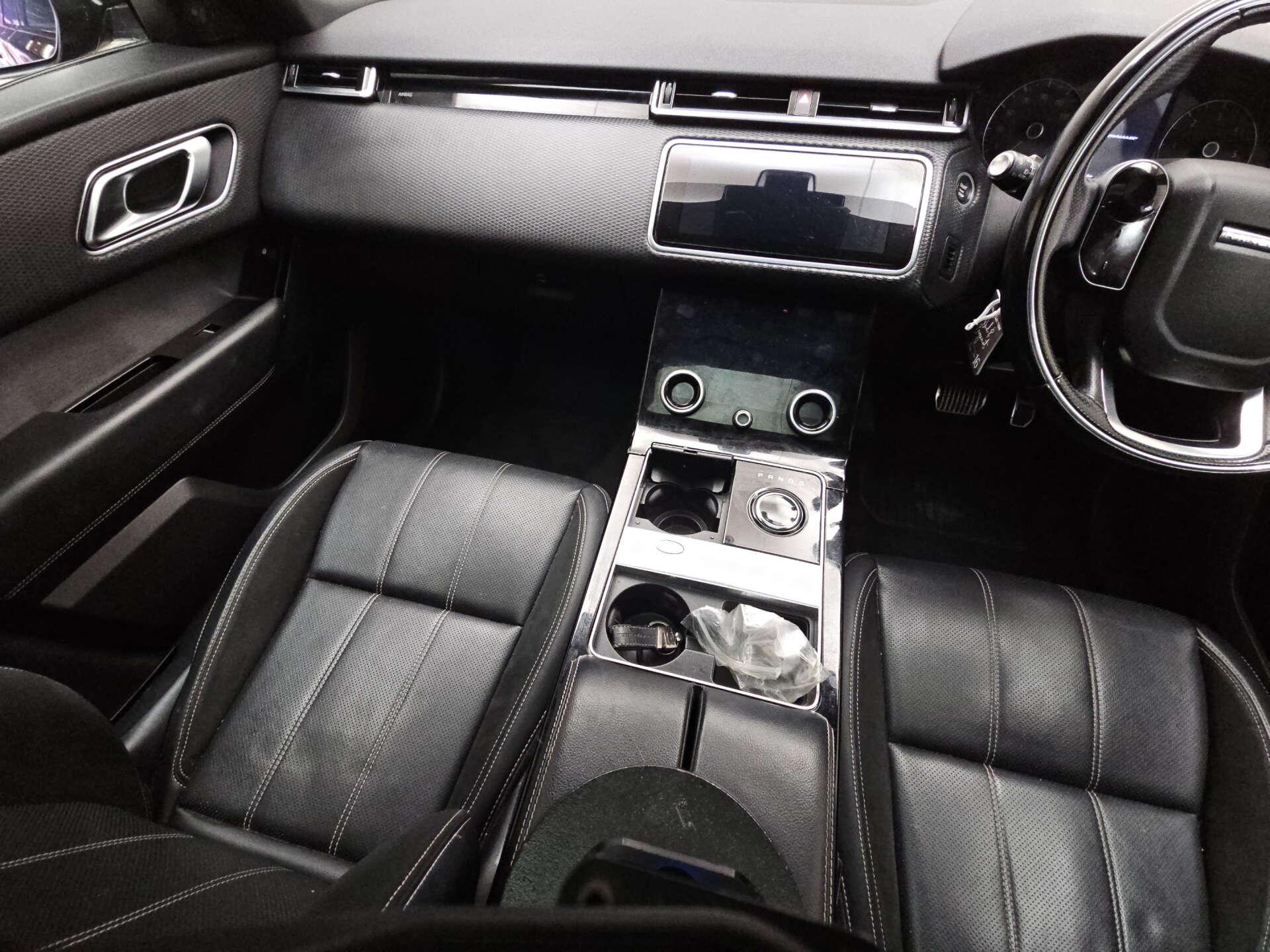 Land Rover Range Rover Velar view 9