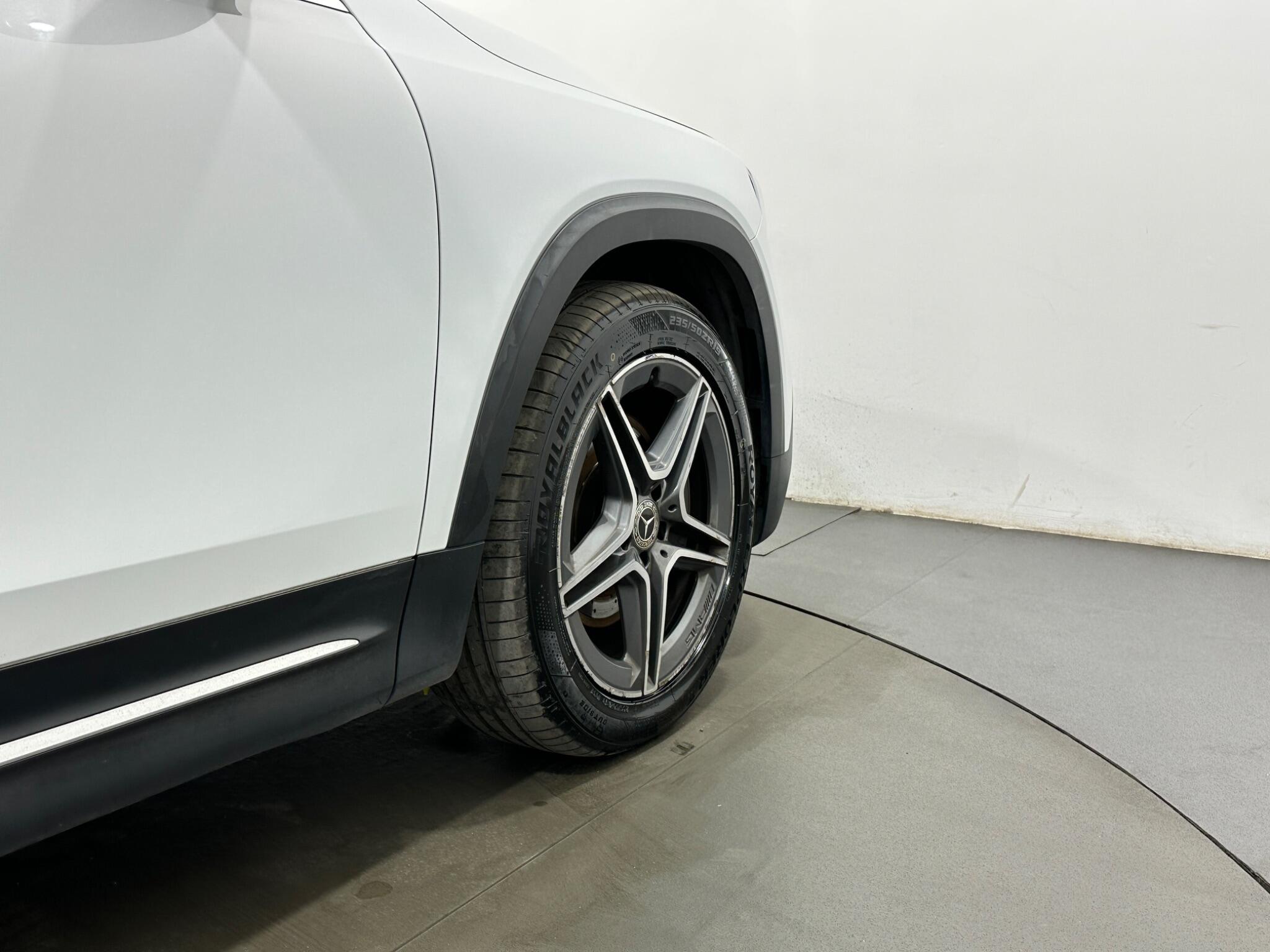 Mercedes-Benz GLB view 53