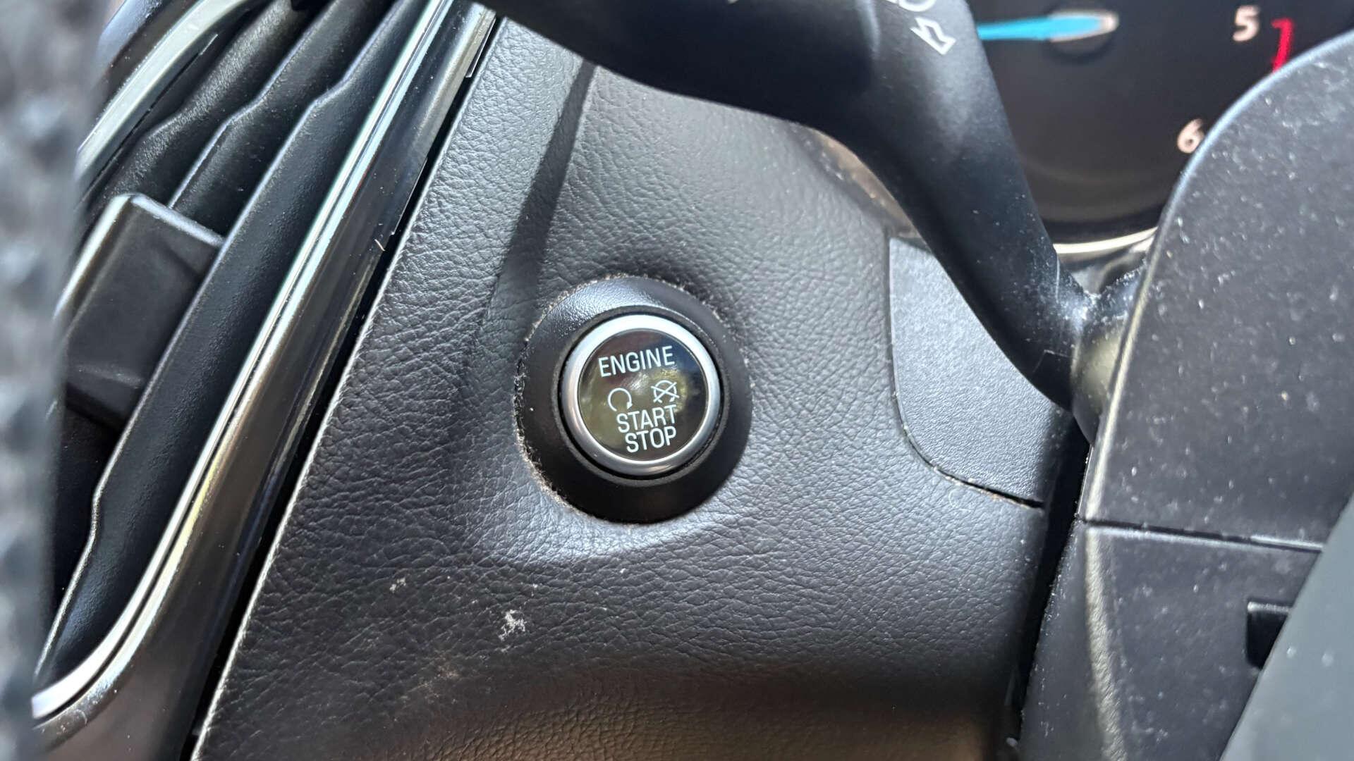 Ford Focus view 23