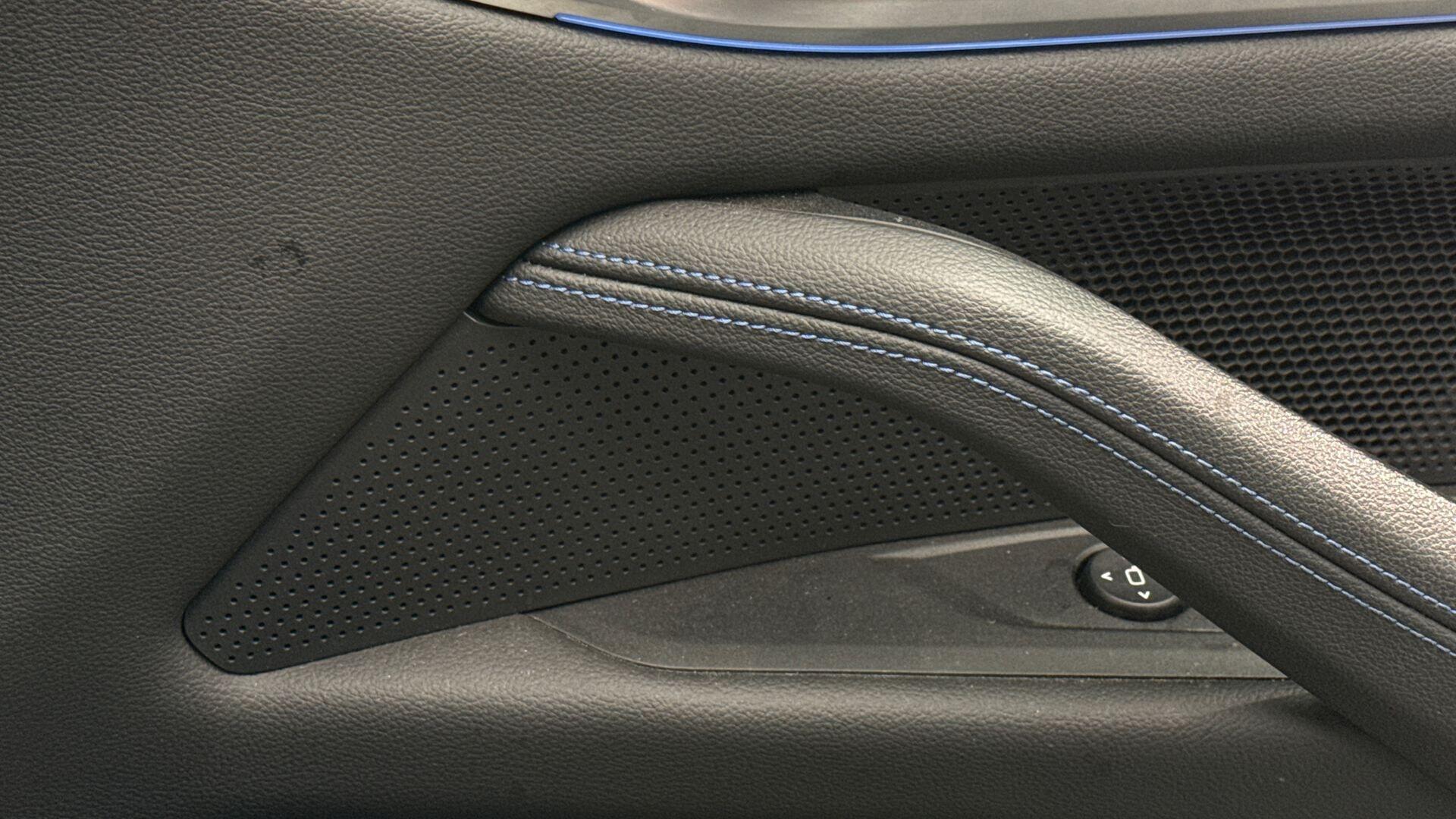 BMW i4 view 21
