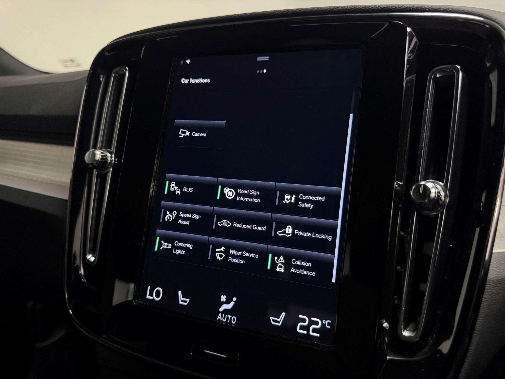 Volvo XC40 view 48