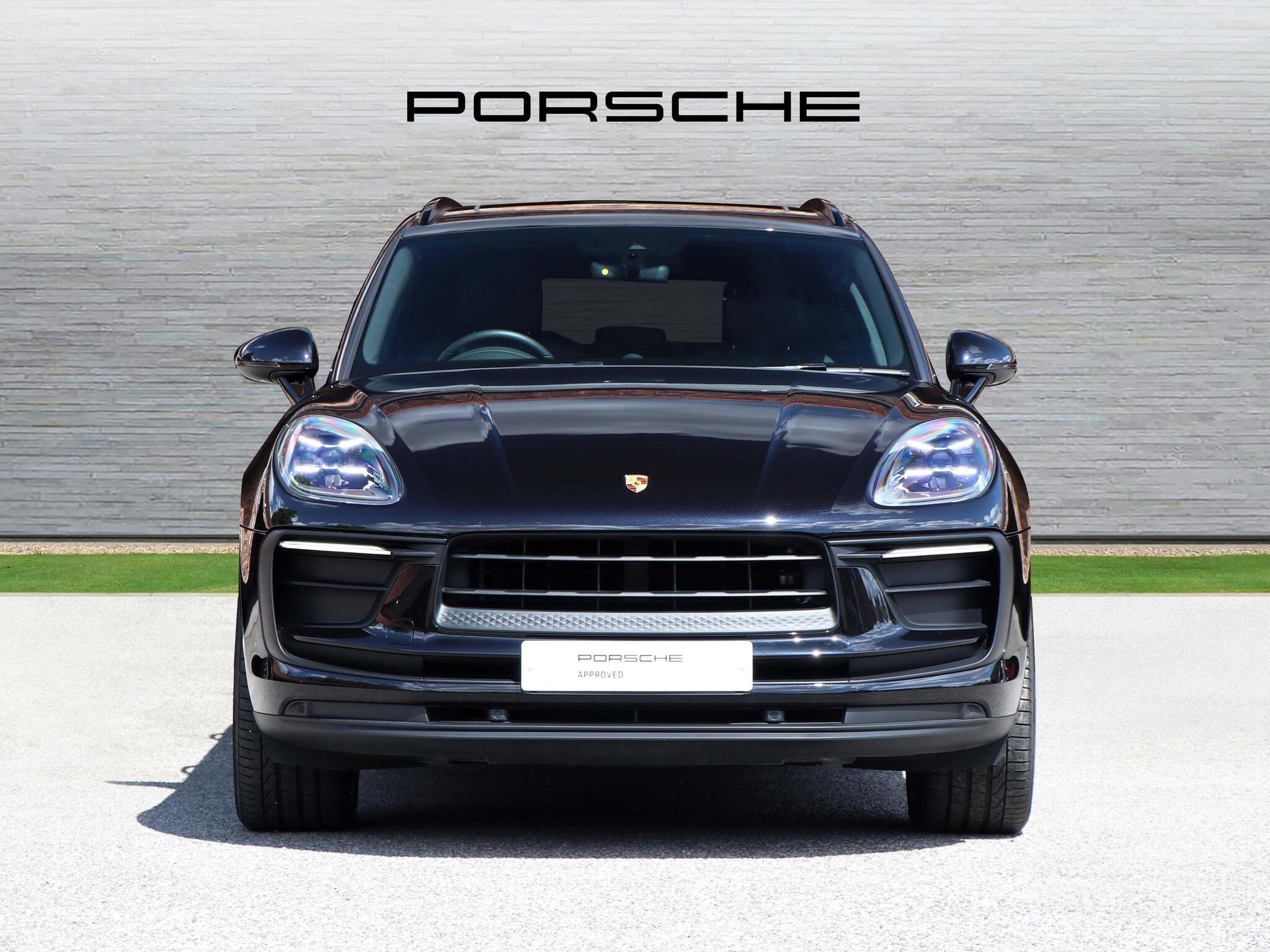 Porsche Macan view 7