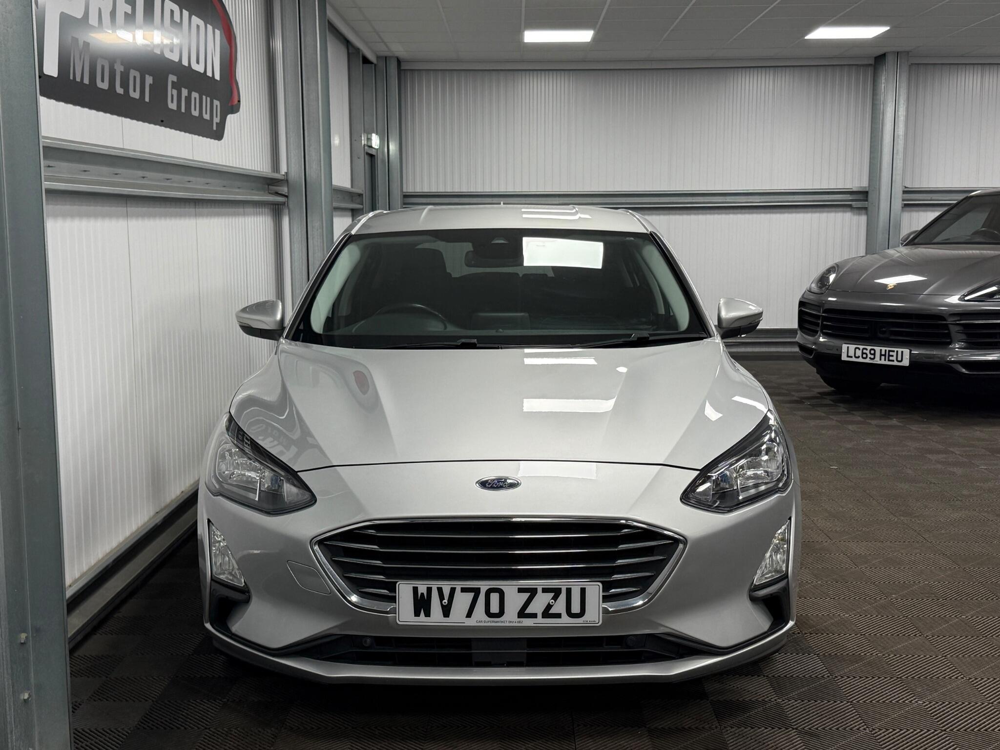 Ford Focus view 6