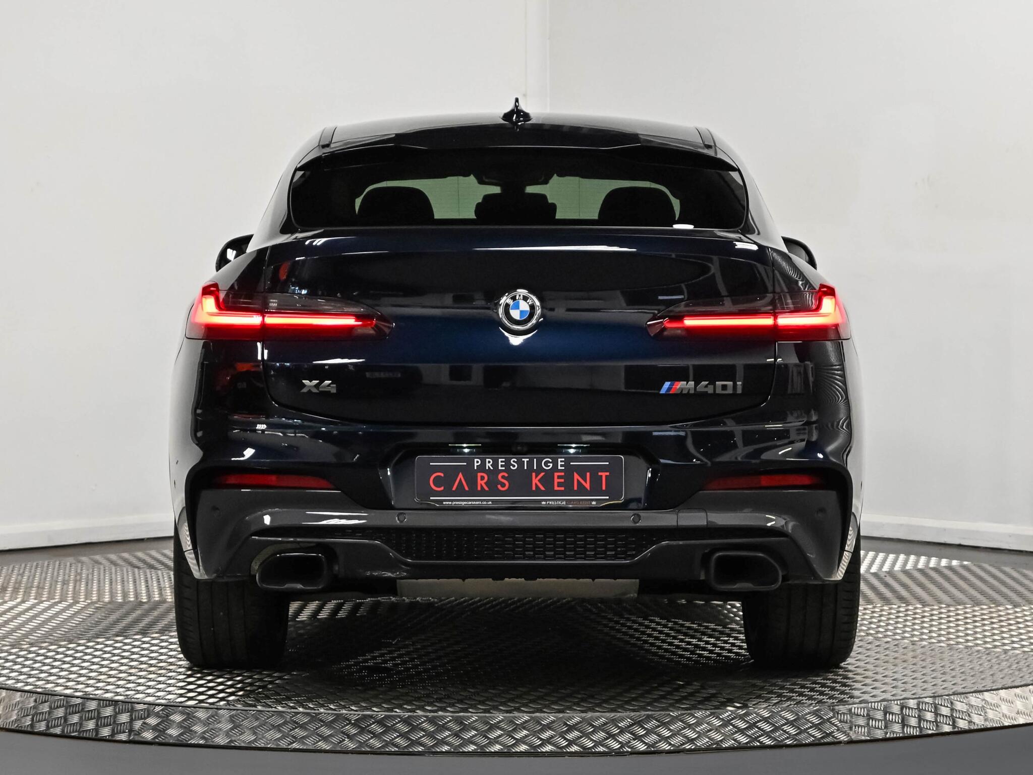 BMW X4 view 21