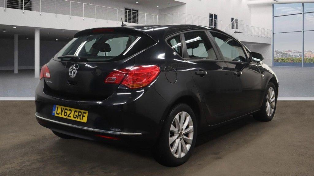 Vauxhall Astra view 4