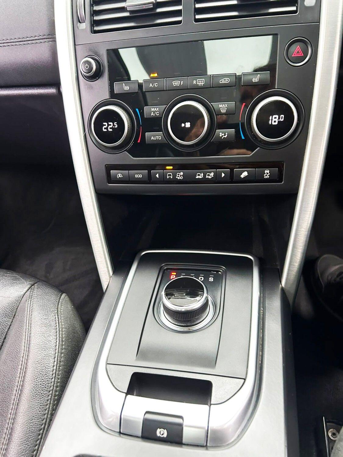 Land Rover Discovery Sport view 19