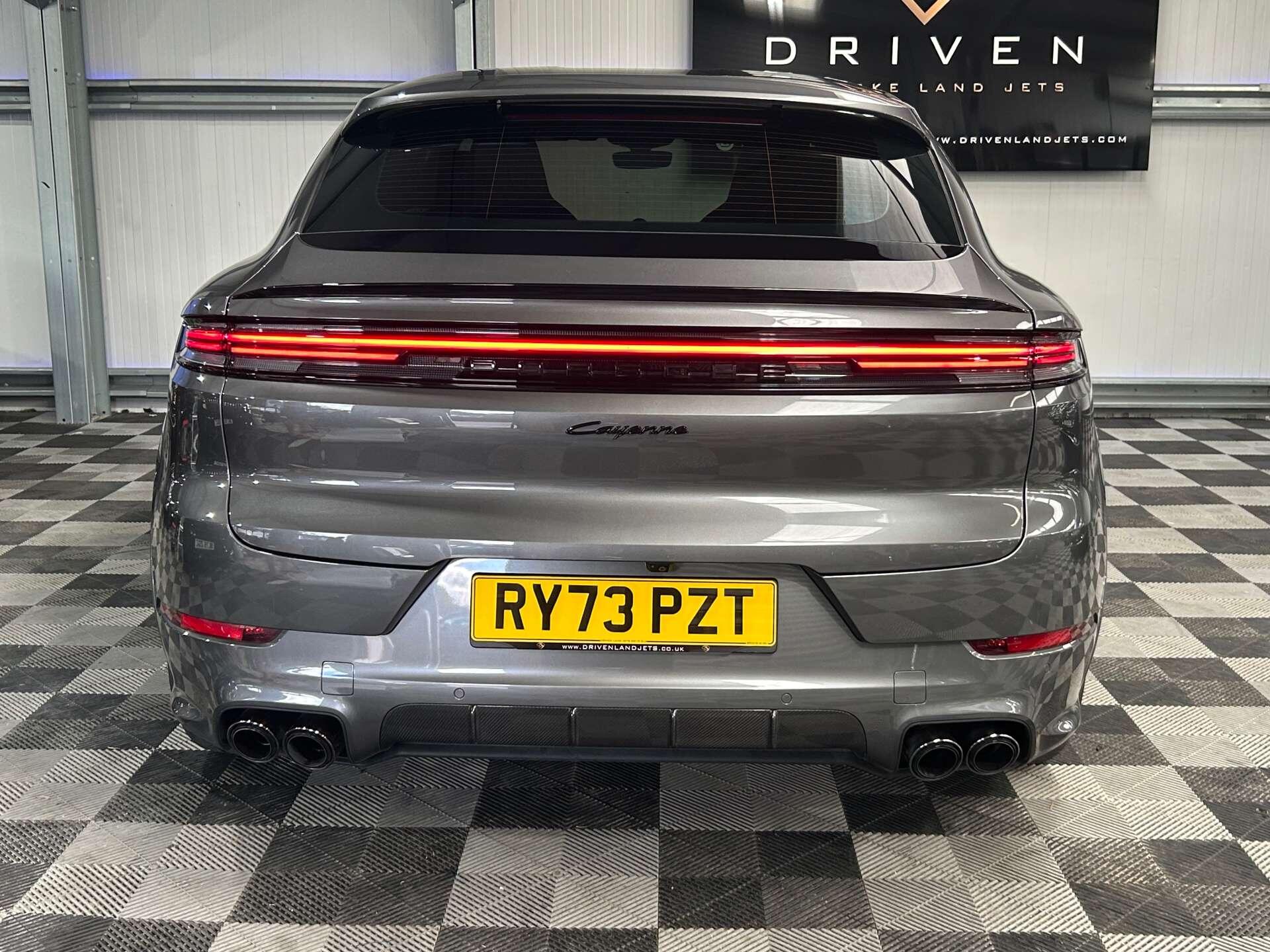 Porsche Cayenne view 18