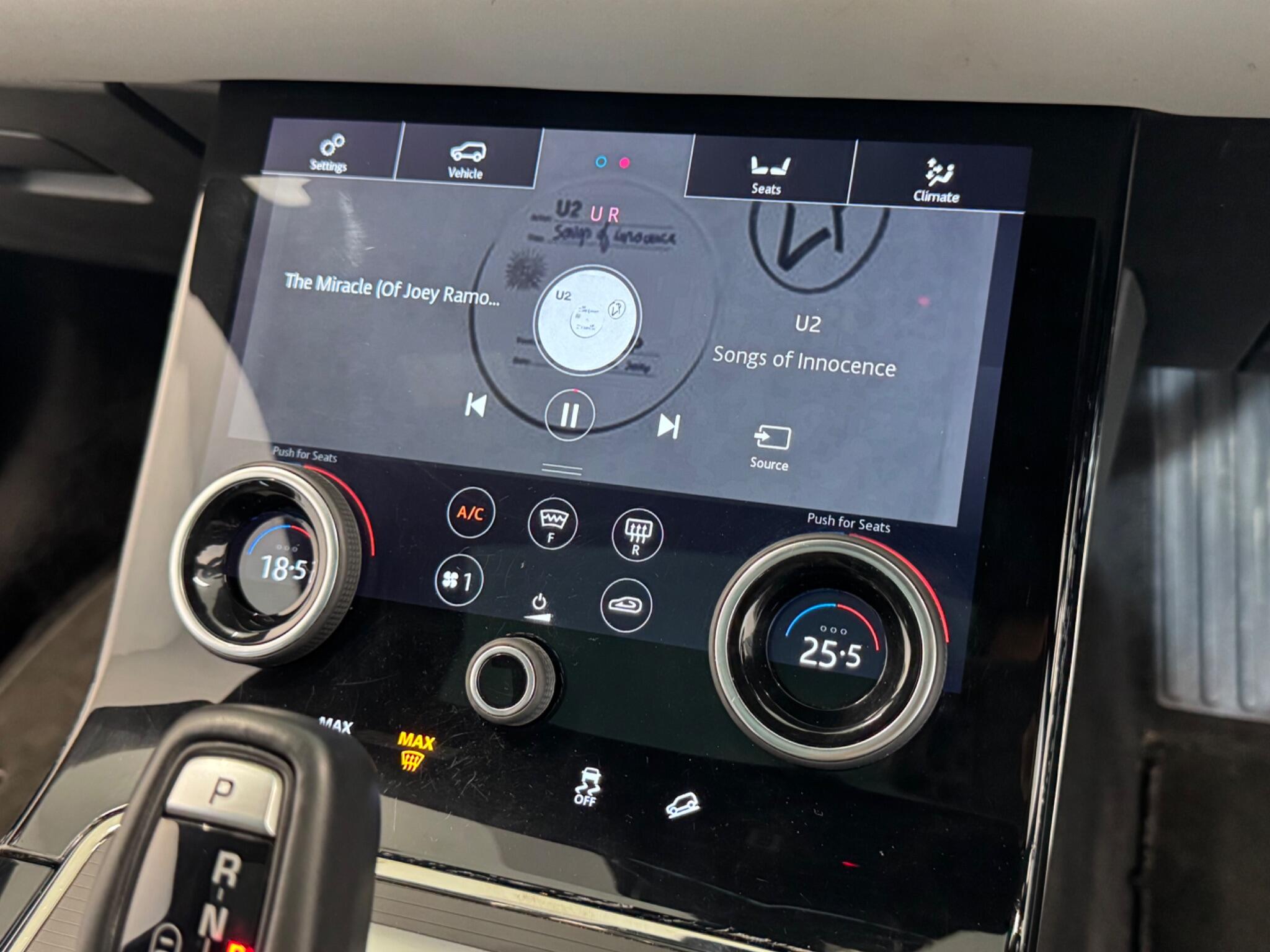 Land Rover Range Rover Evoque view 38