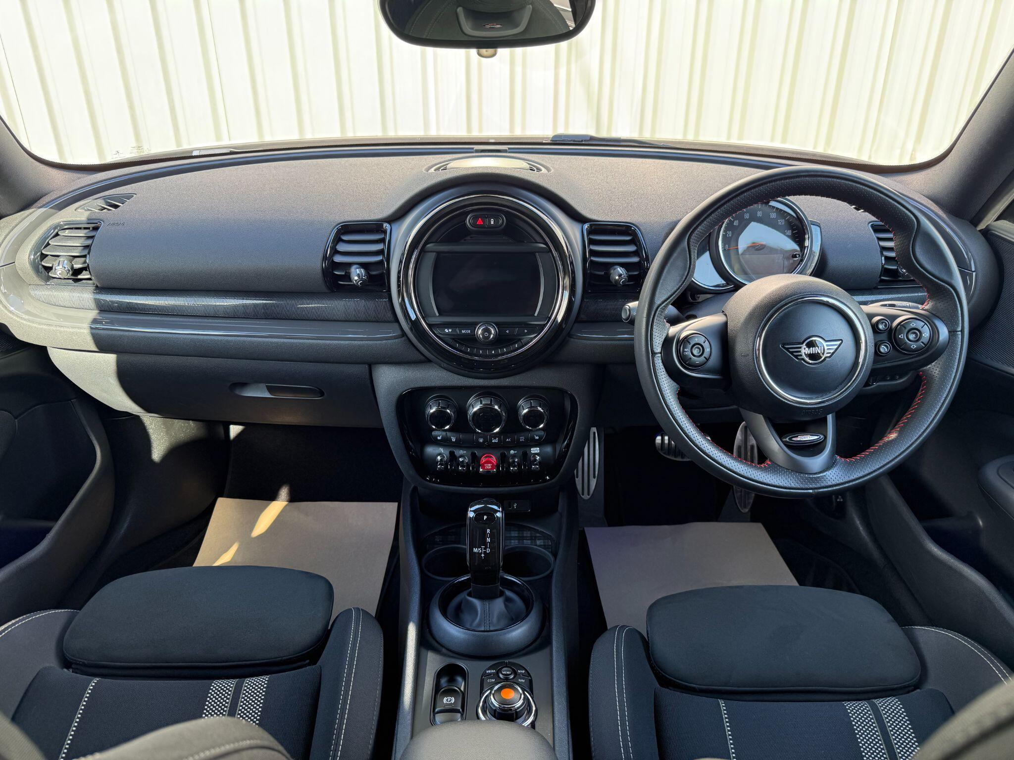 Mini Clubman view 22