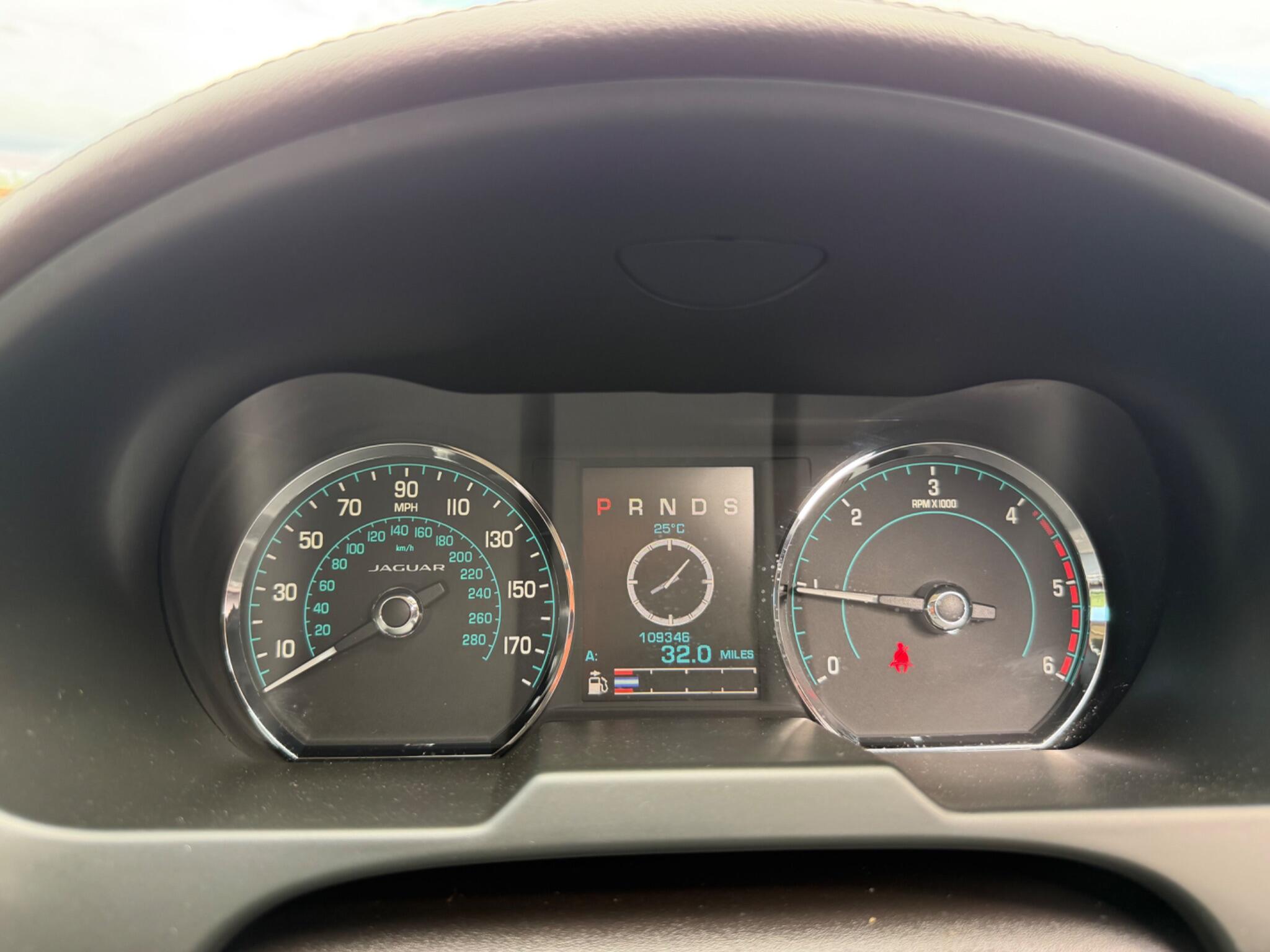Jaguar XF view 14