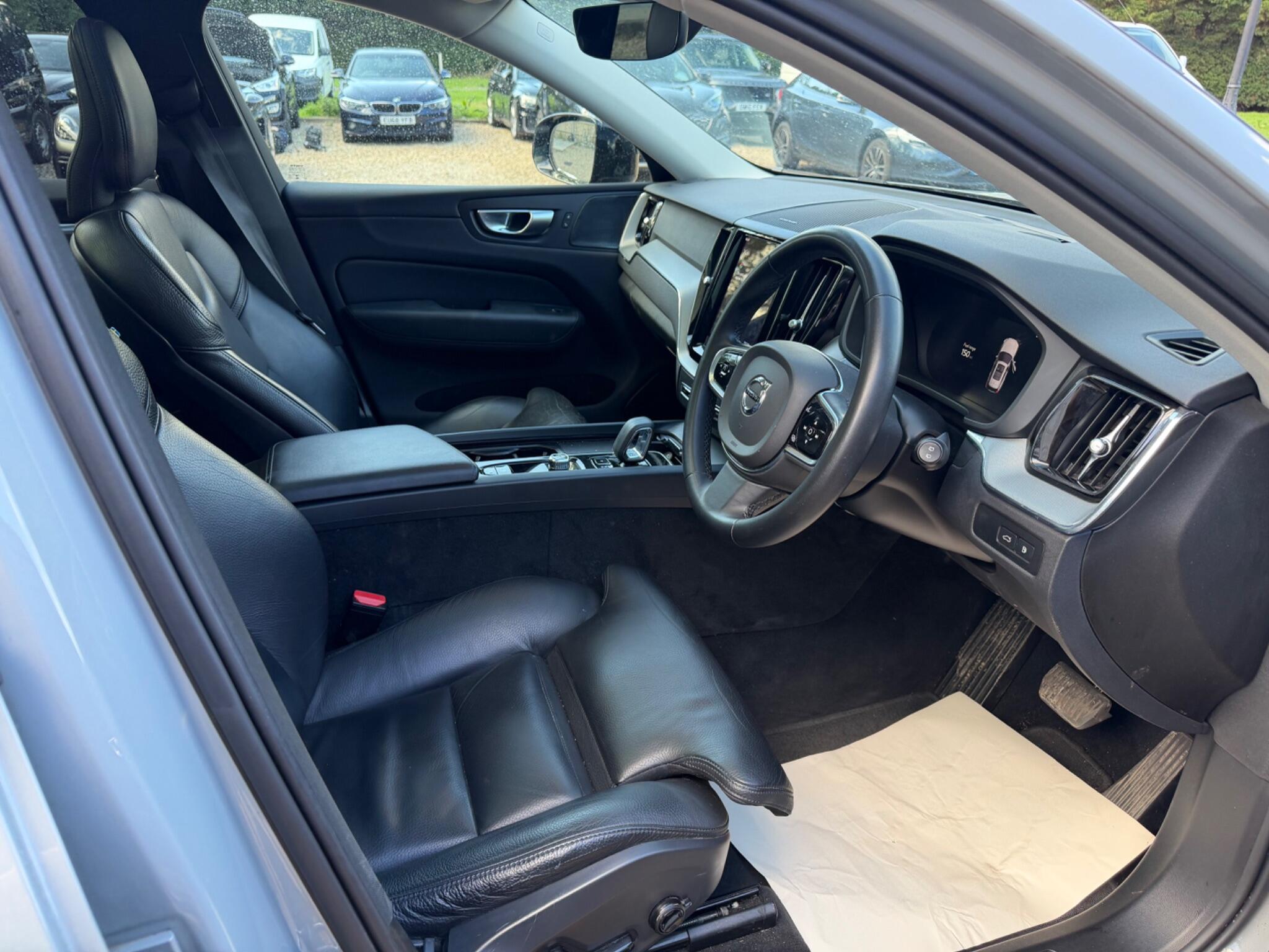 Volvo XC60 view 6