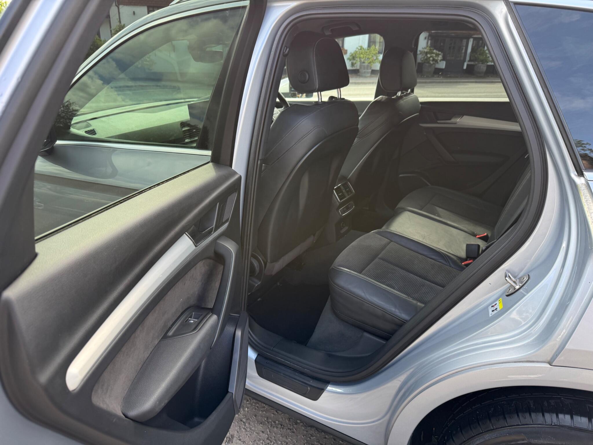 Audi Q5 view 23