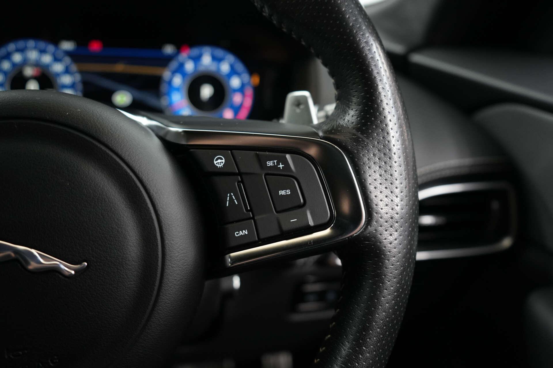Jaguar F-Pace view 44